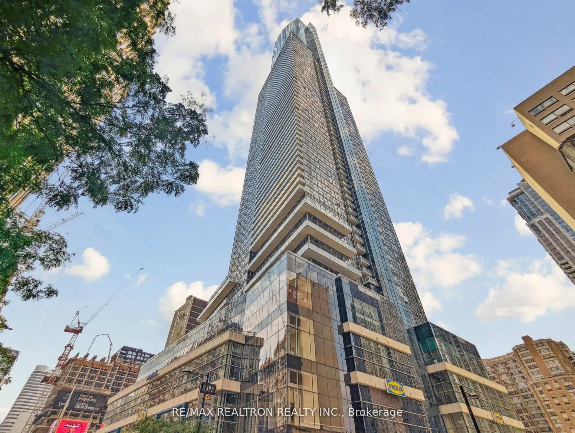386 Yonge Street, #2201