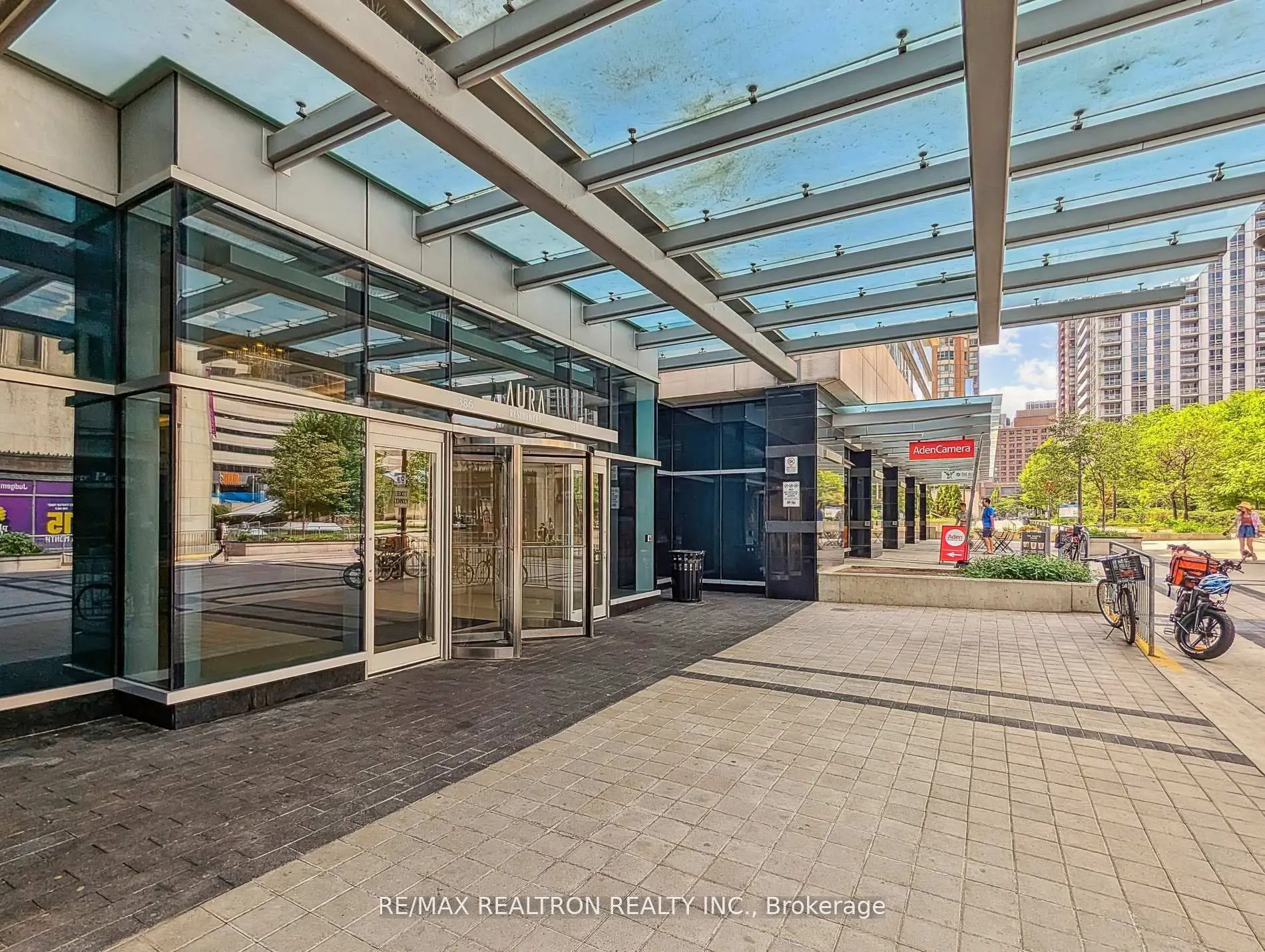 386 Yonge Street, #2201