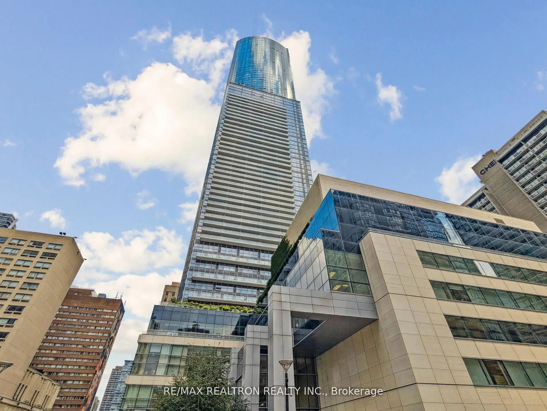 386 Yonge Street, #2201