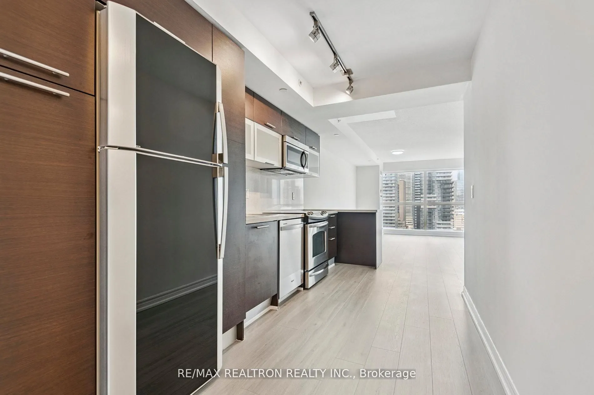 386 Yonge Street, #2201