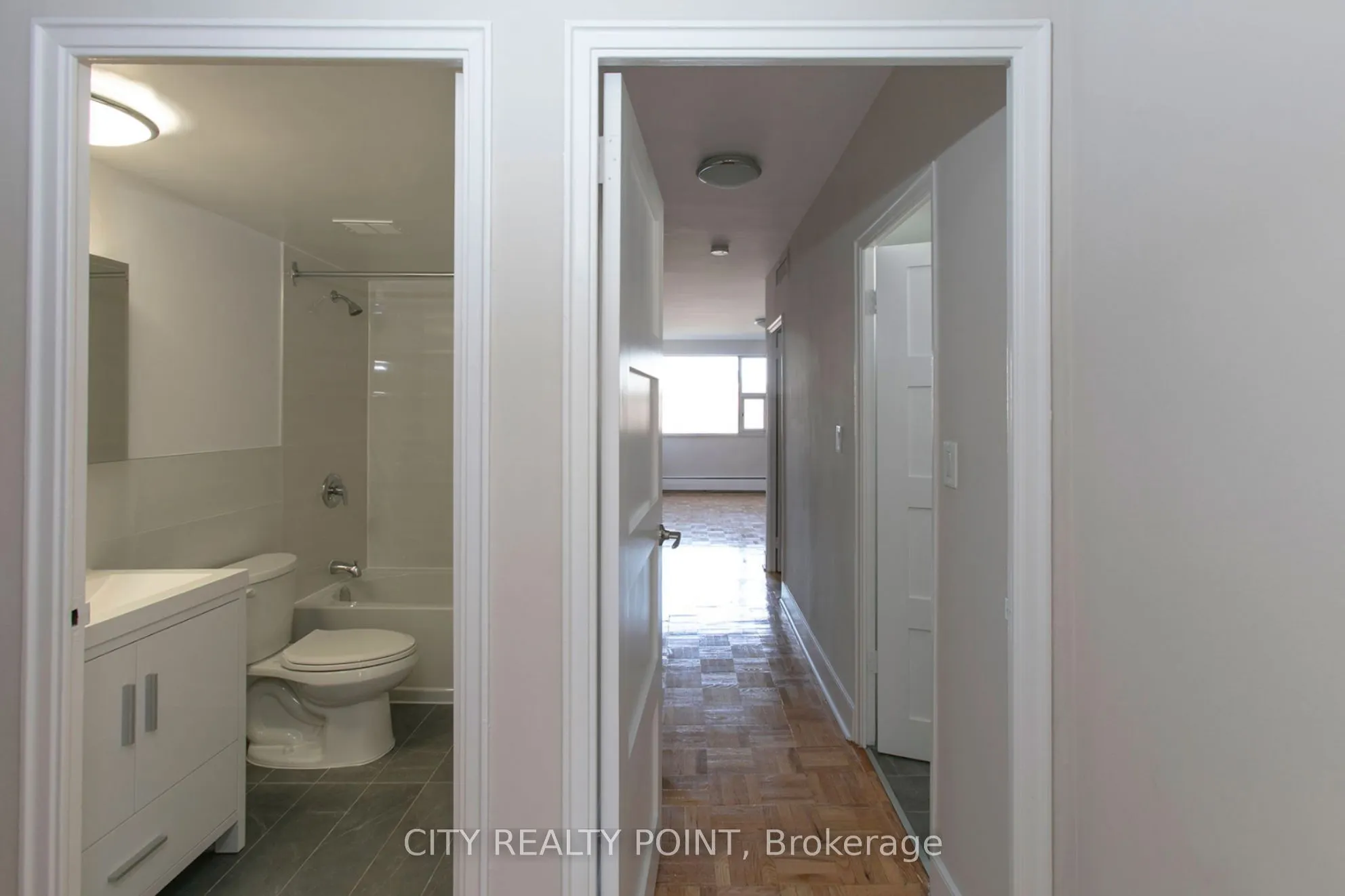 9 Deer Park Crescent, #303