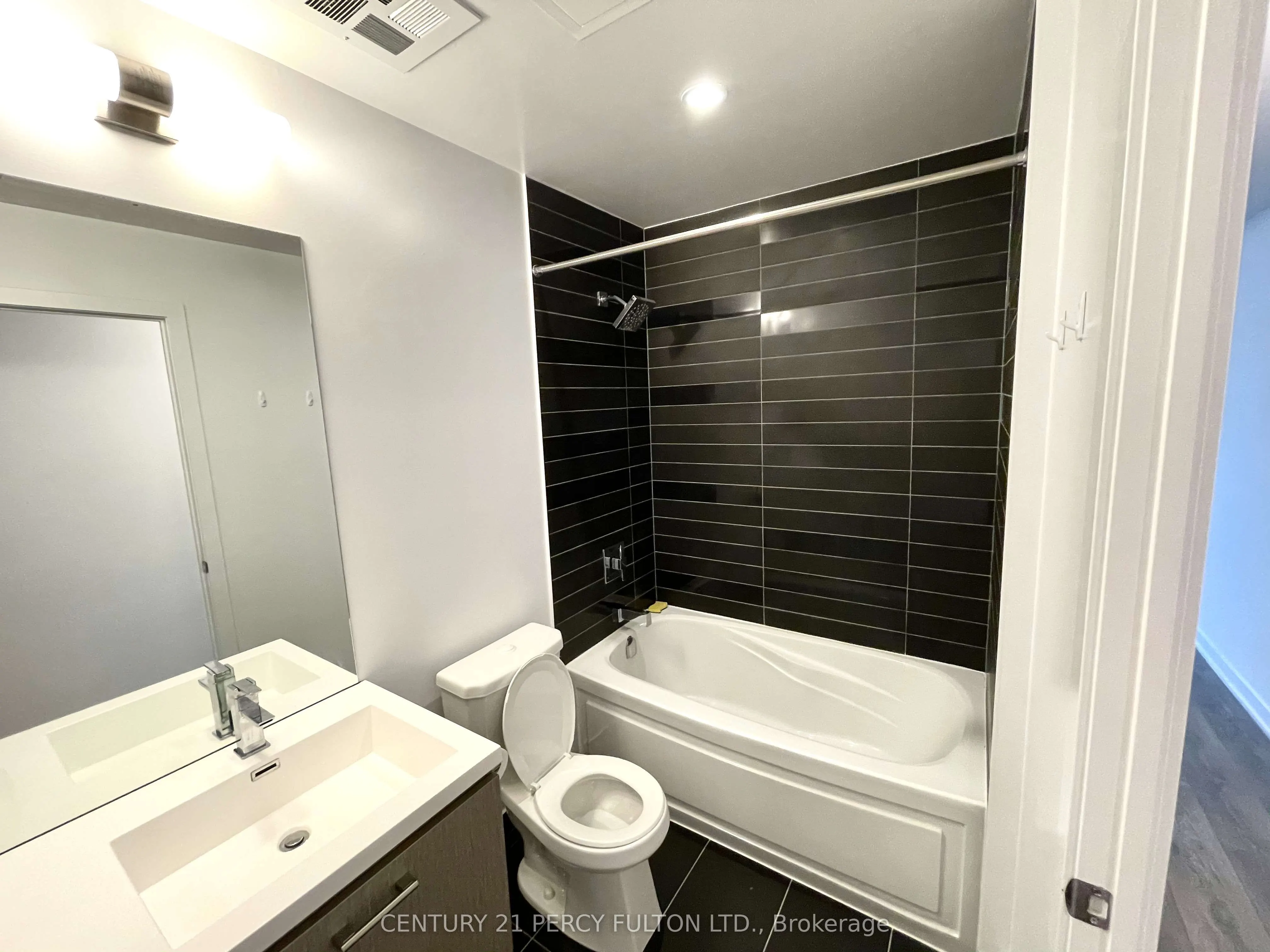 87 Peter Street, #4013