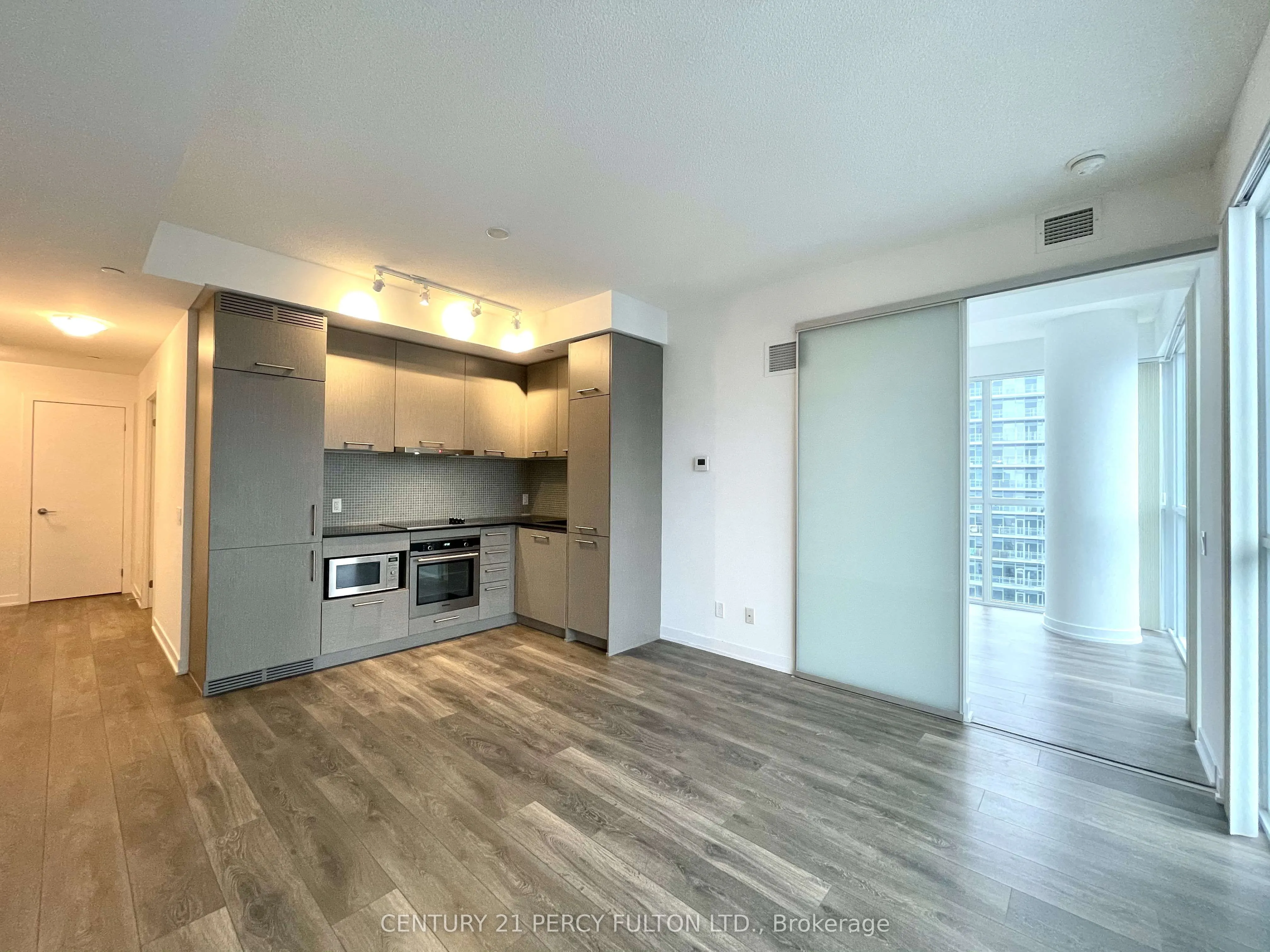87 Peter Street, #4013