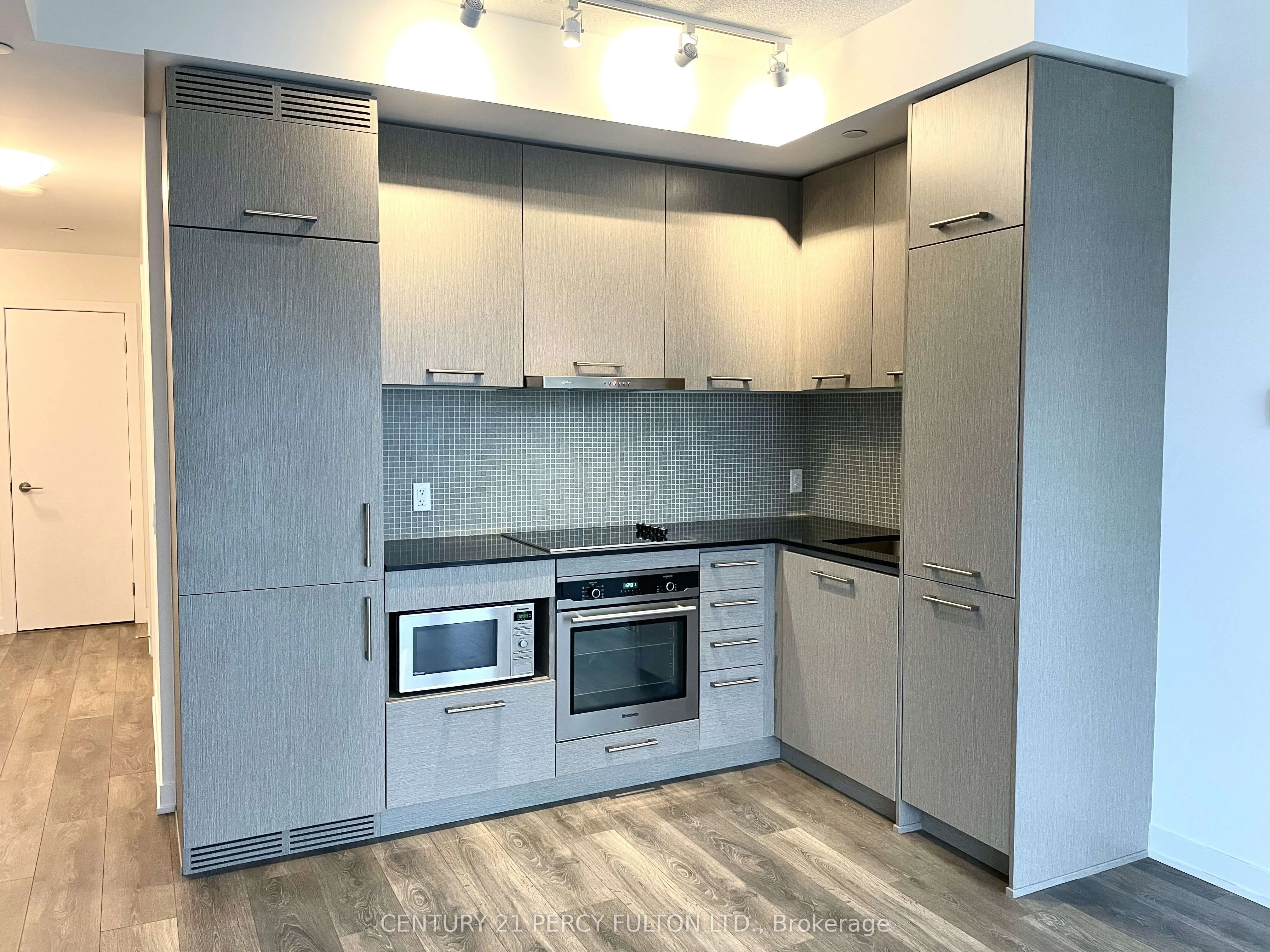 87 Peter Street, #4013