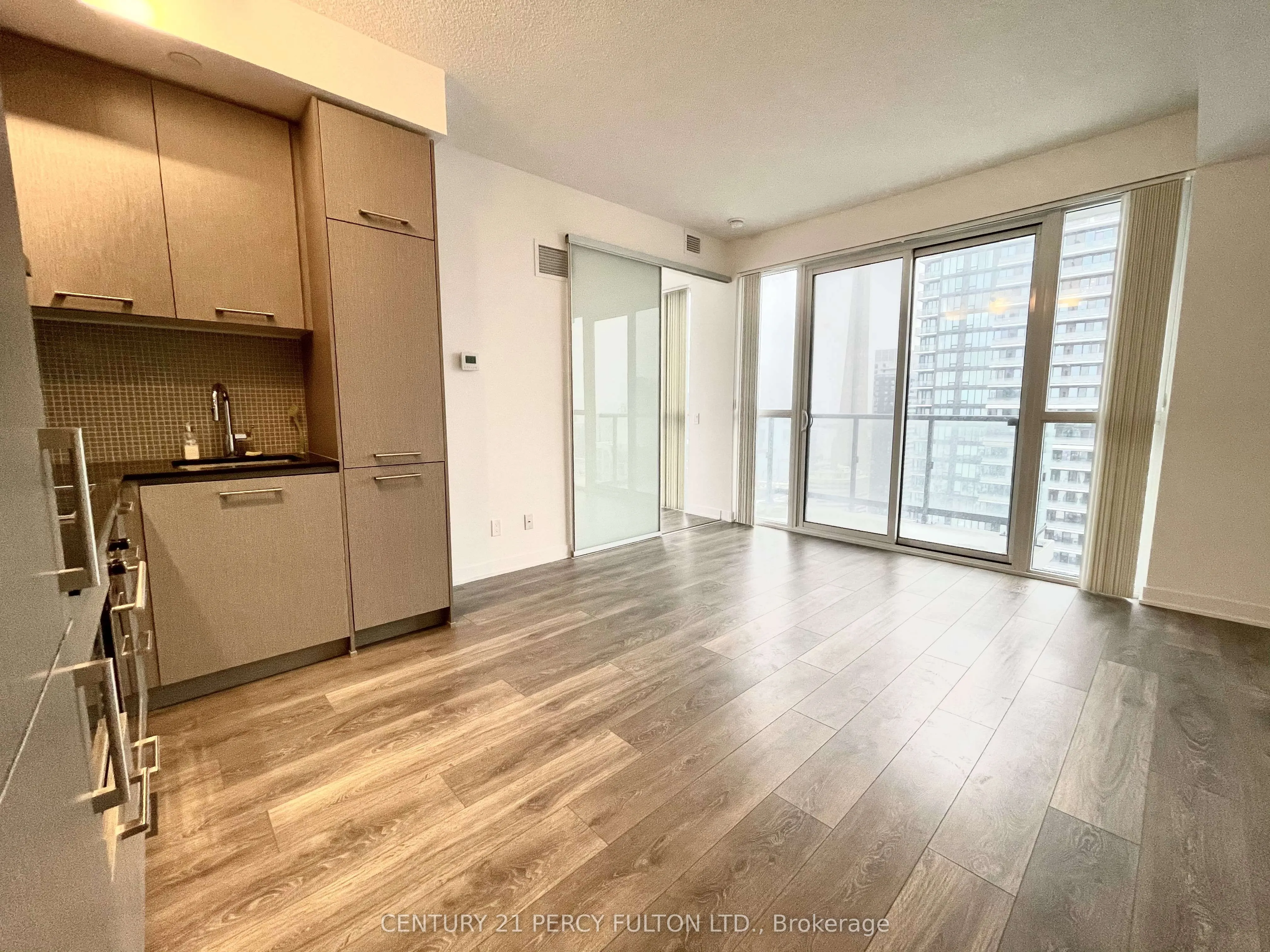 87 Peter Street, #4013
