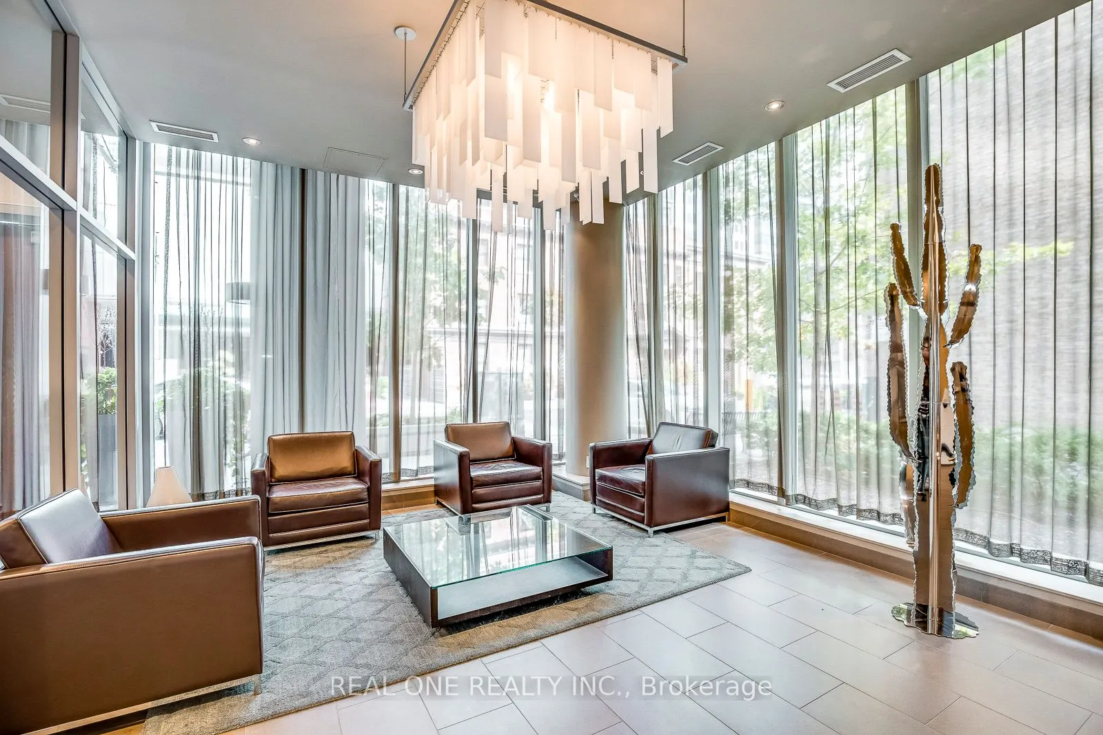 126 Simcoe Street, #2007