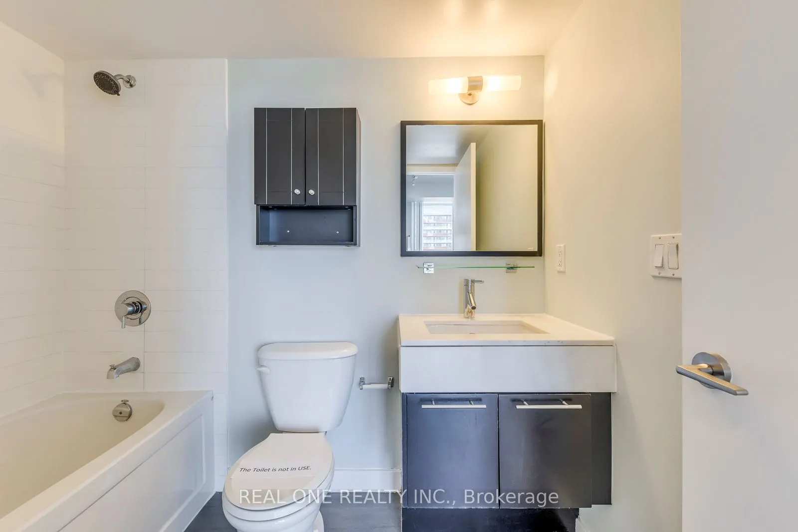 126 Simcoe Street, #2007