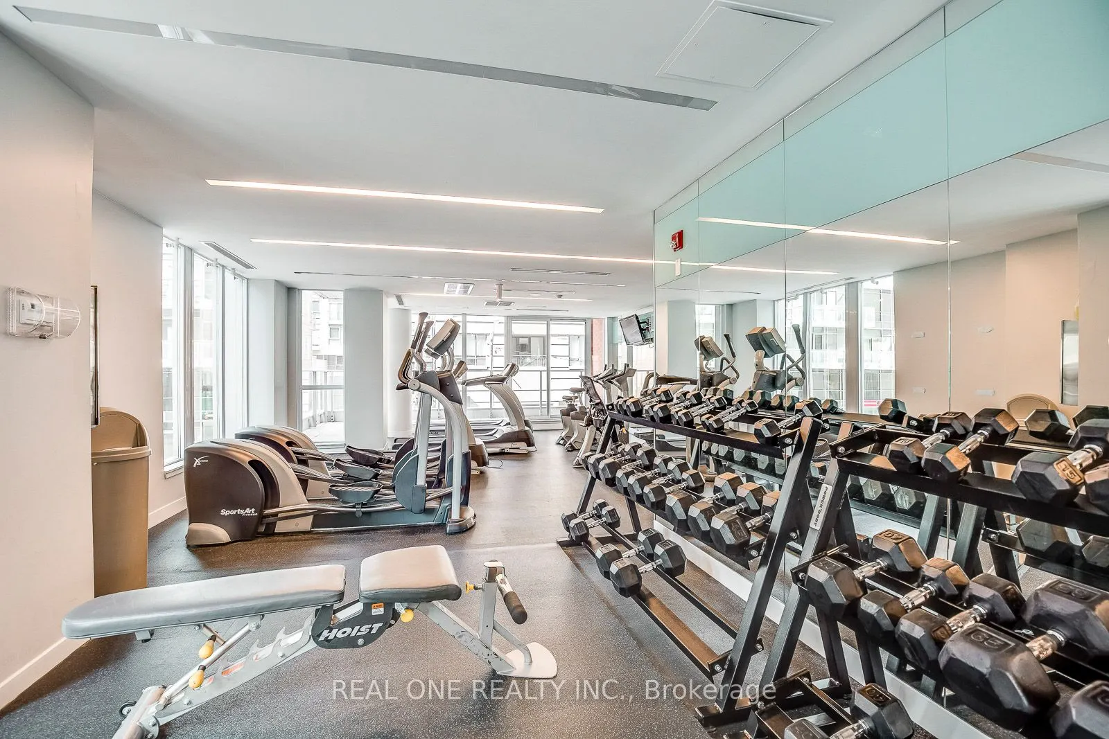 126 Simcoe Street, #2007