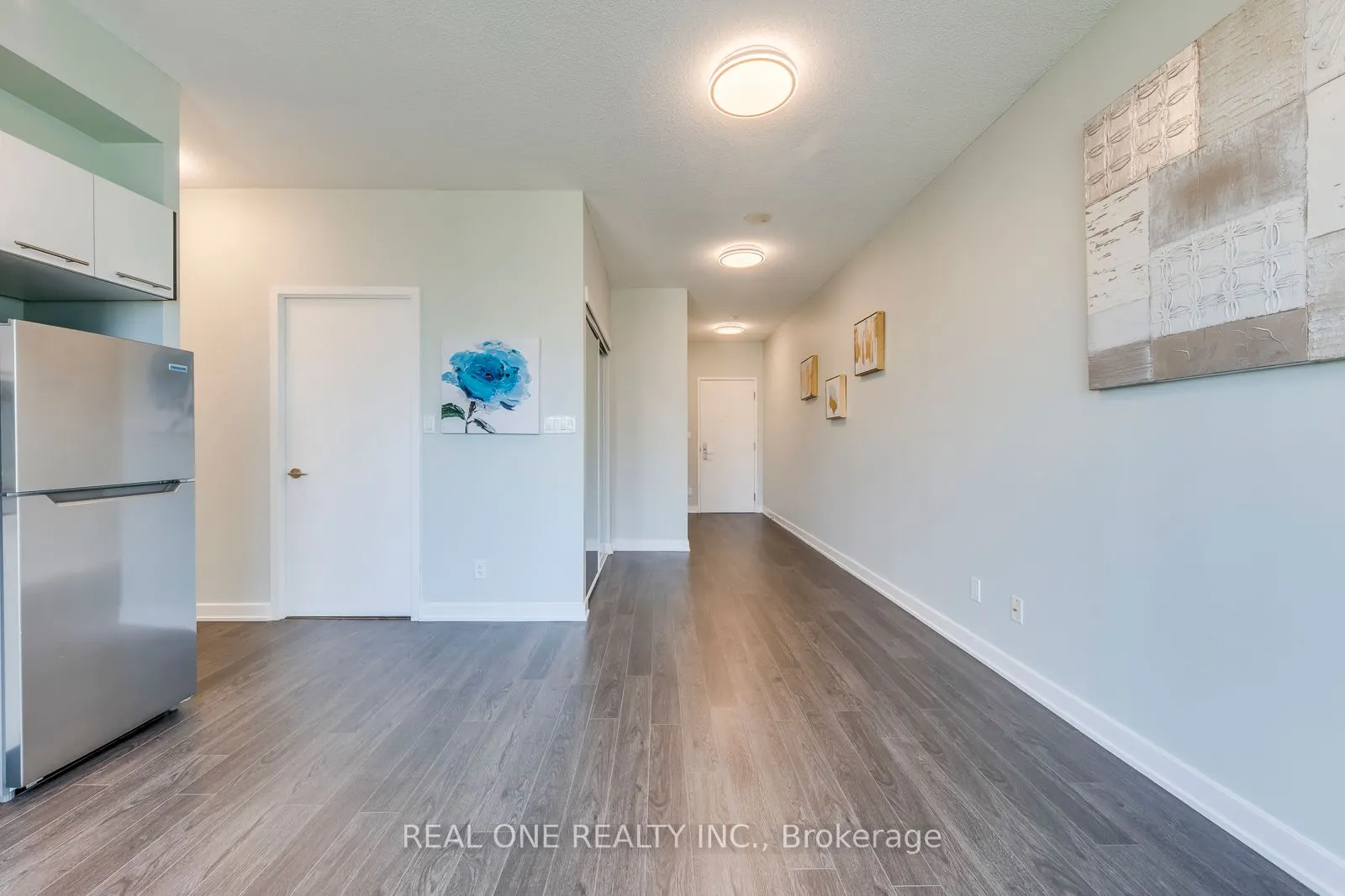126 Simcoe Street, #2007
