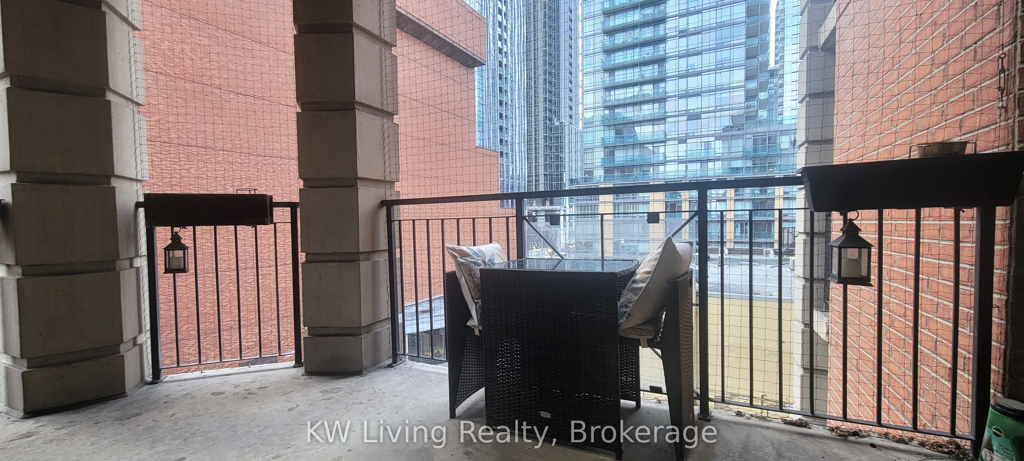 20 Collier Street, #405
