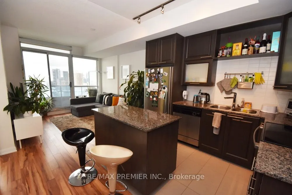 500 Sherbourne Street, #1805