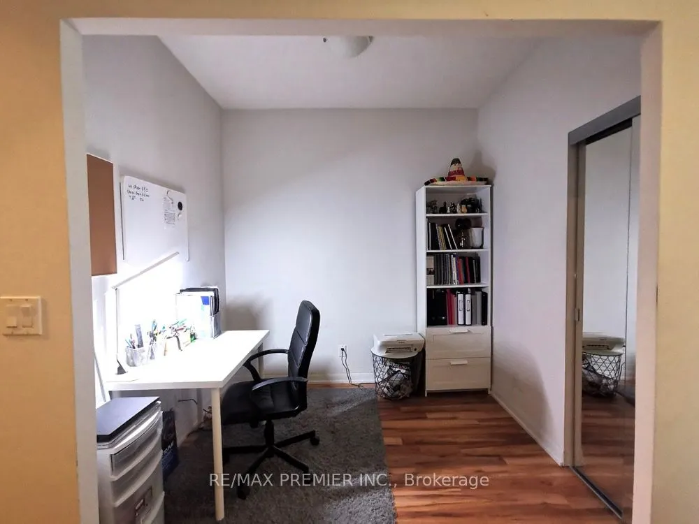 500 Sherbourne Street, #1805