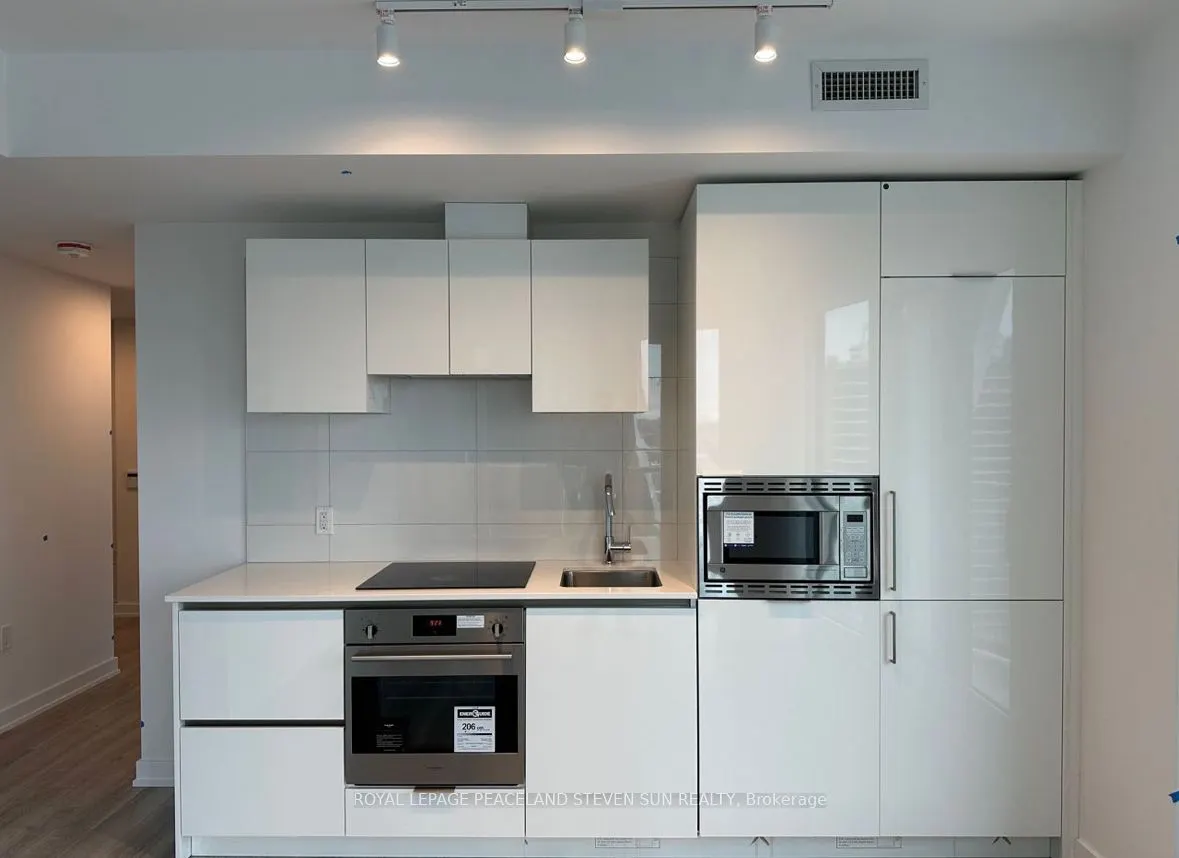 230 Simcoe Street, #3019