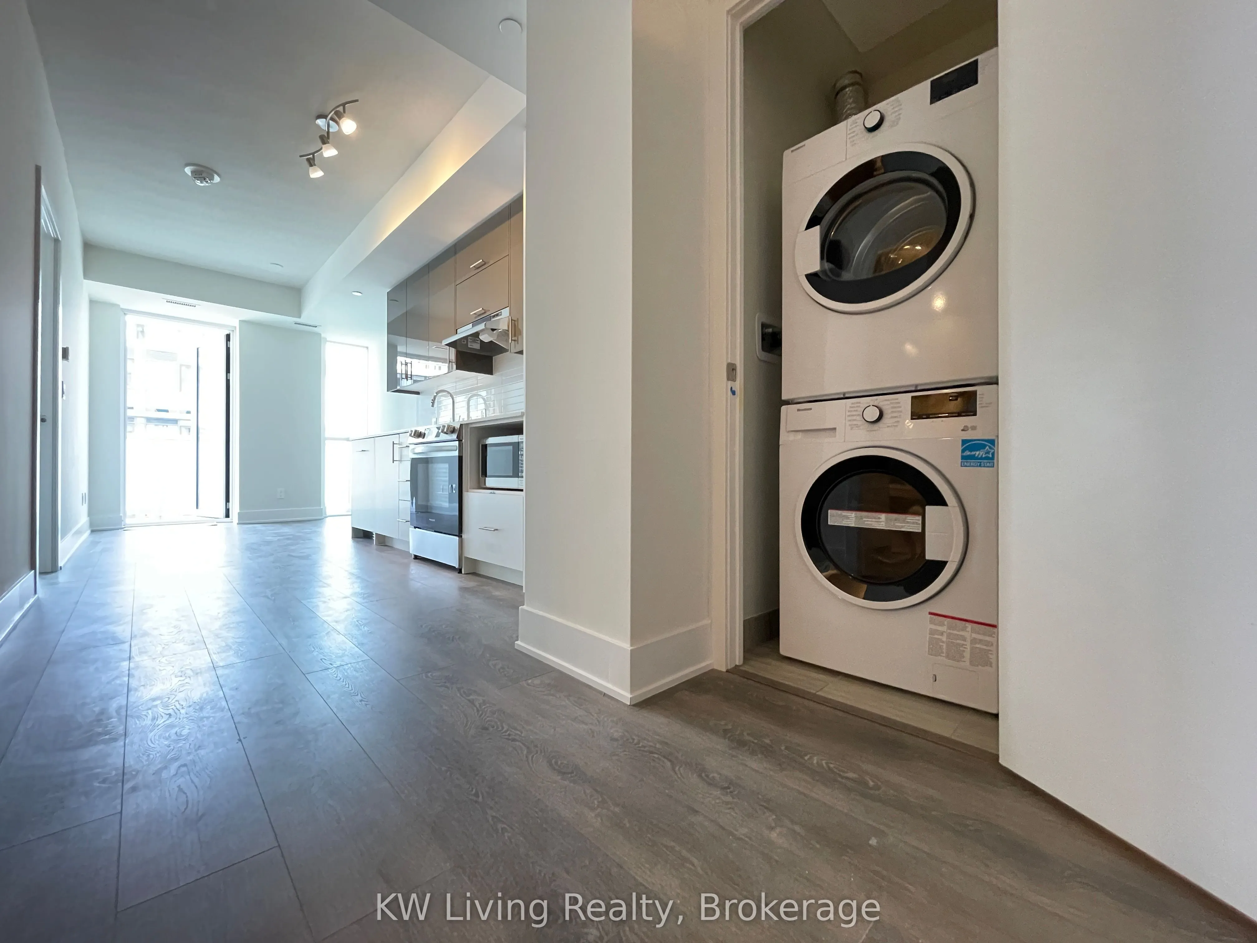 188 Fairview Mall Drive, #1901