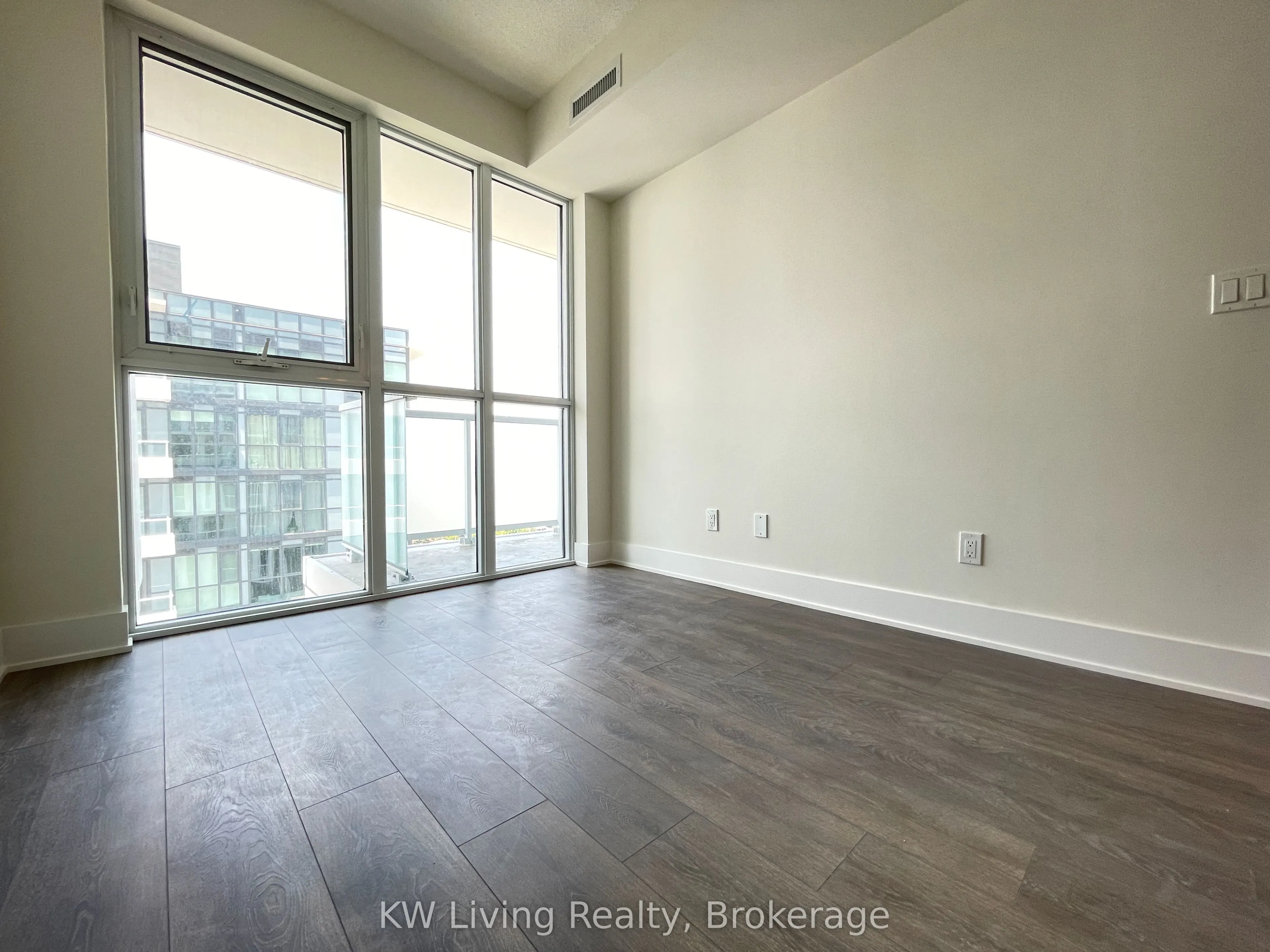 188 Fairview Mall Drive, #1901