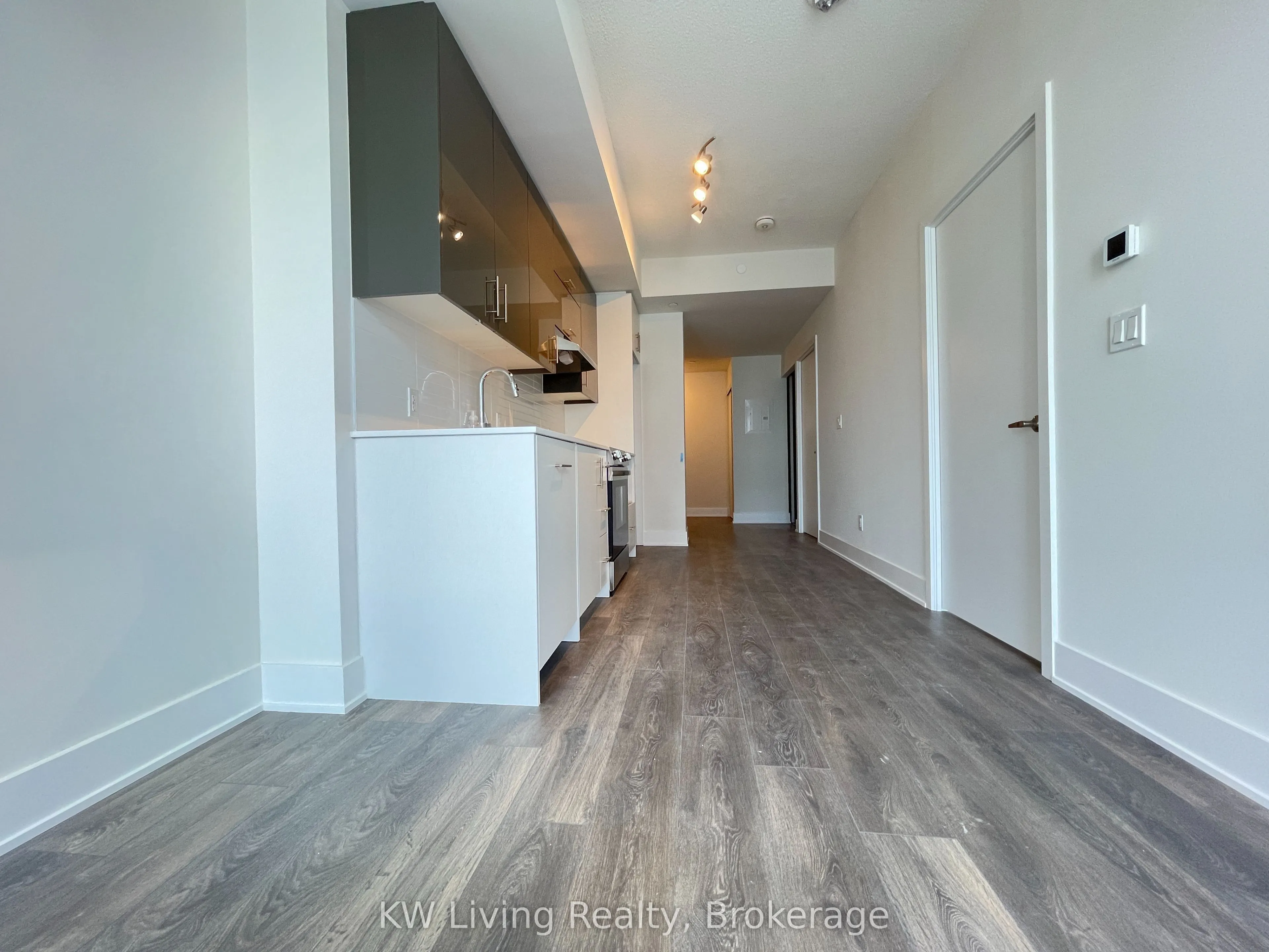 188 Fairview Mall Drive, #1901