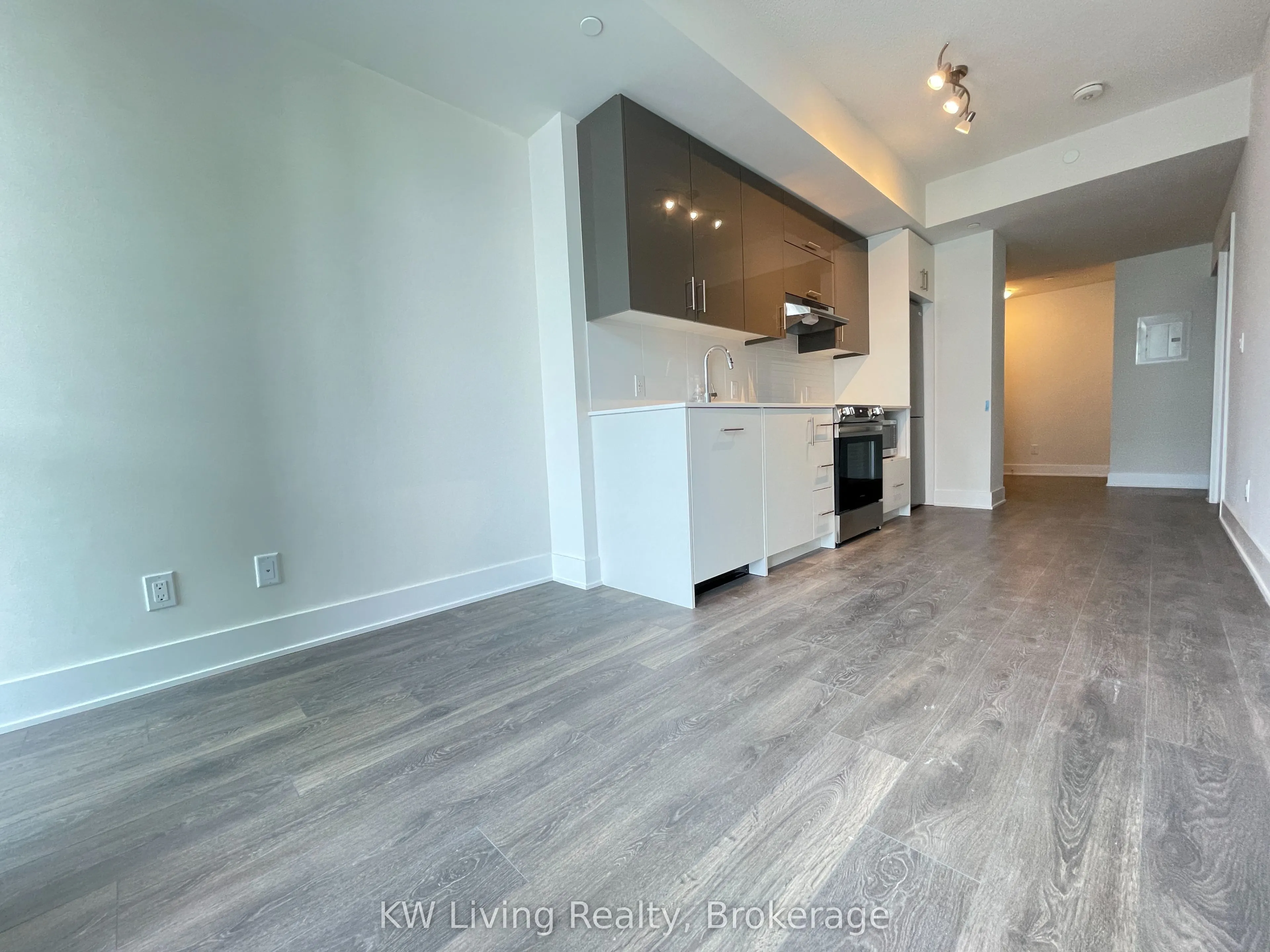 188 Fairview Mall Drive, #1901