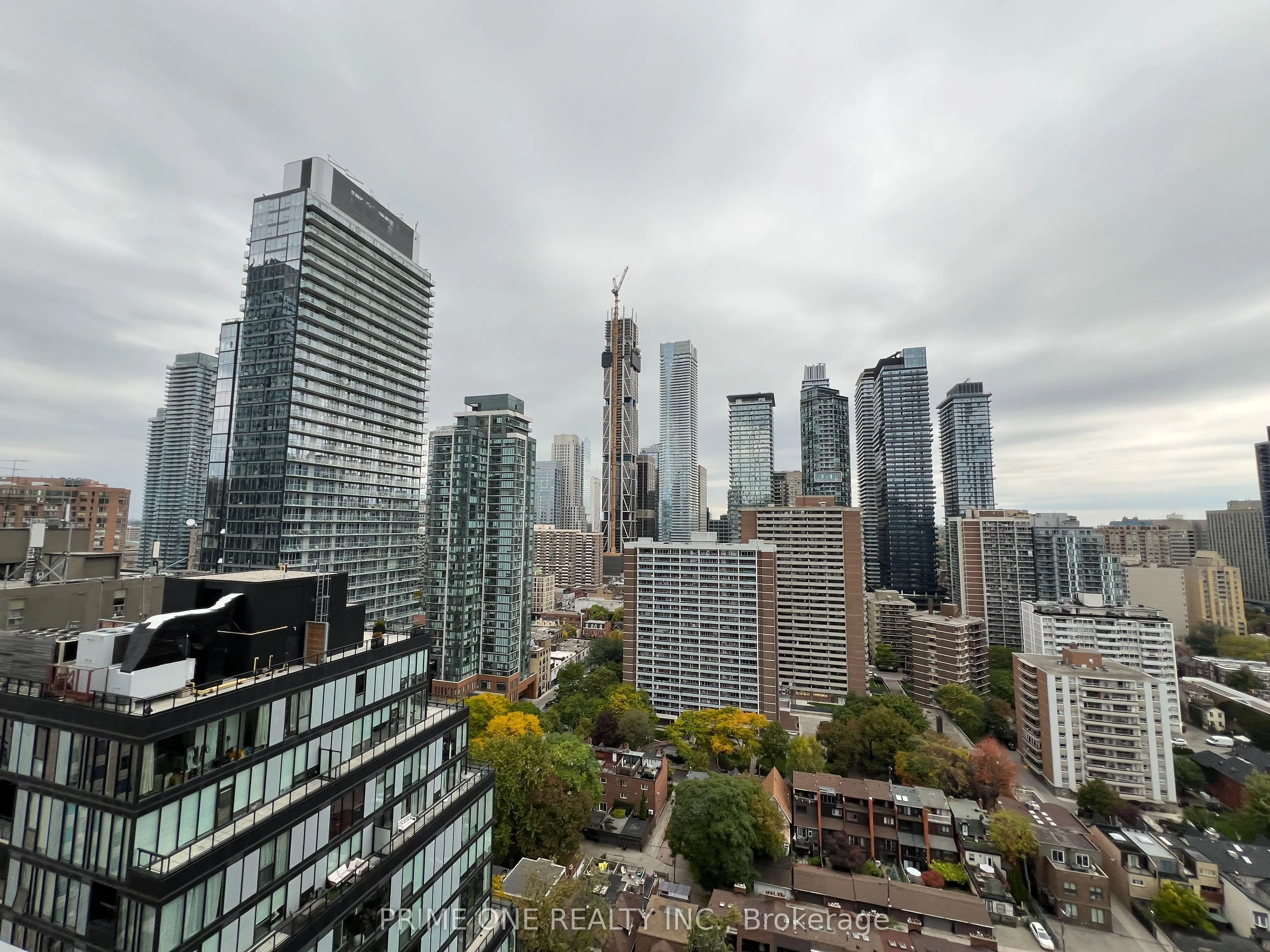 28 Wellesley Street E, #2507