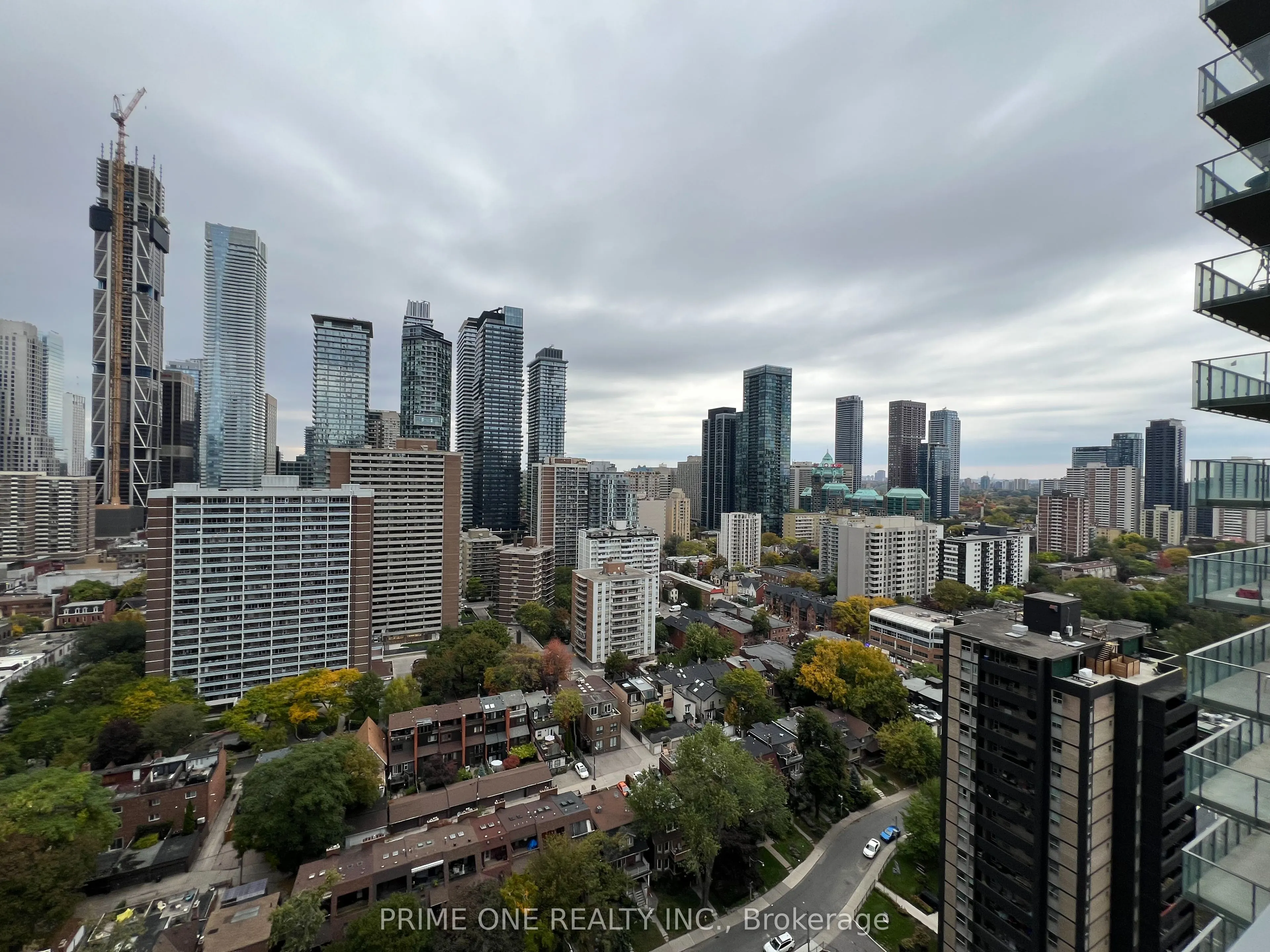 28 Wellesley Street E, #2507