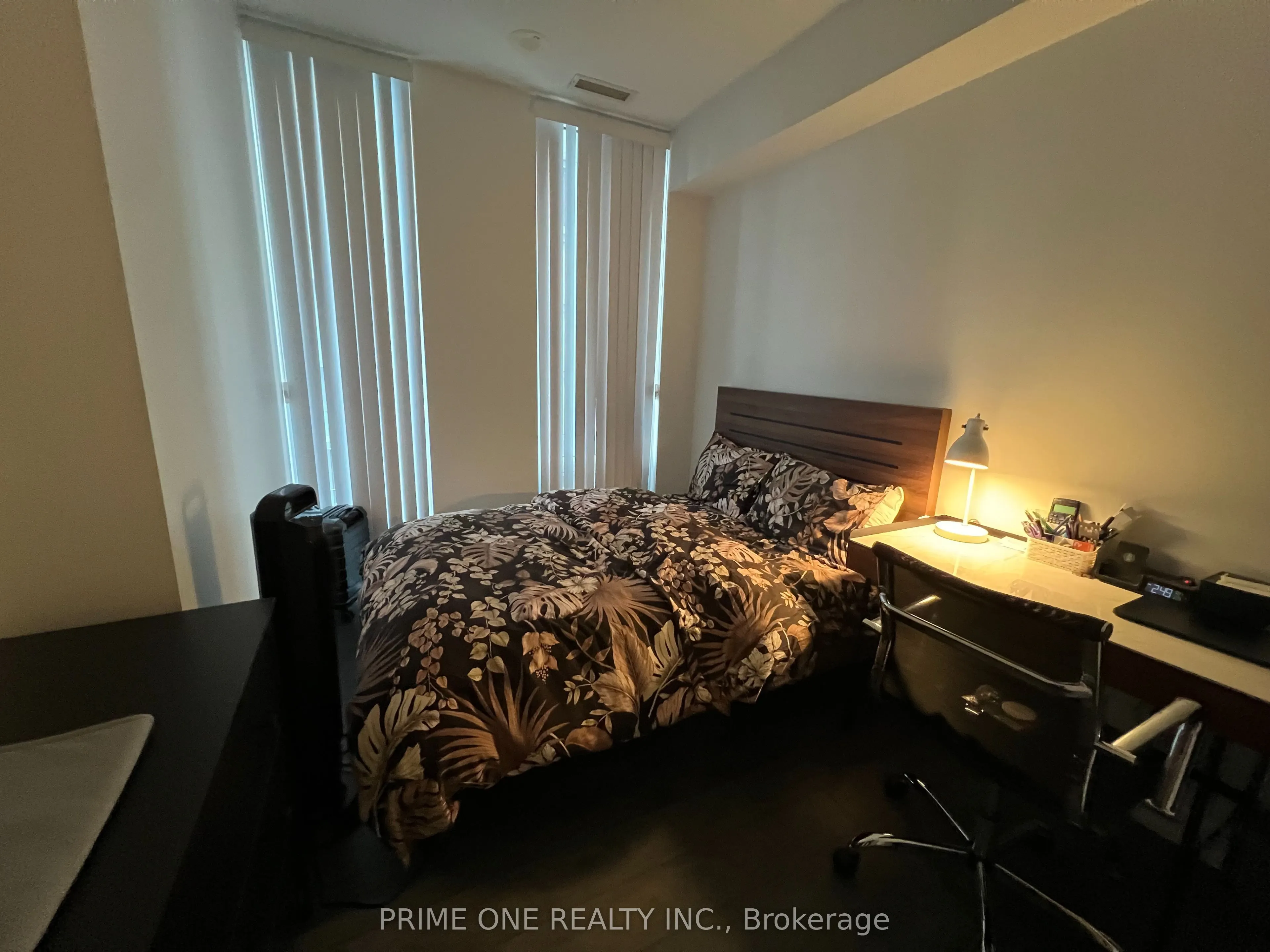 28 Wellesley Street E, #2507