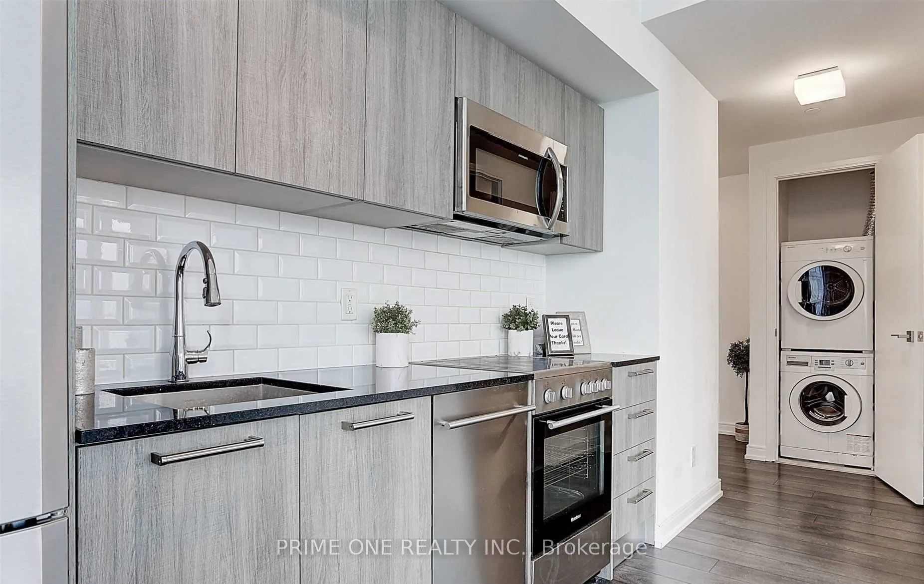 28 Wellesley Street E, #2507