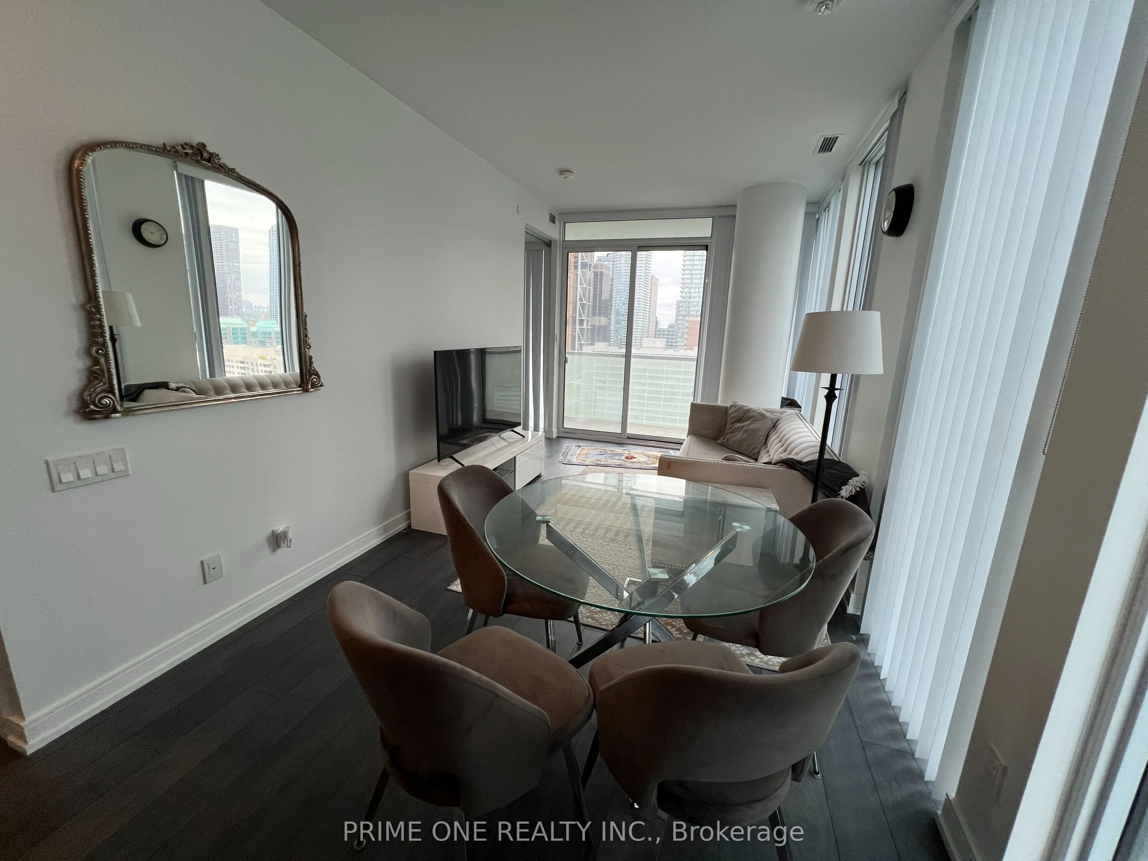 28 Wellesley Street E, #2507