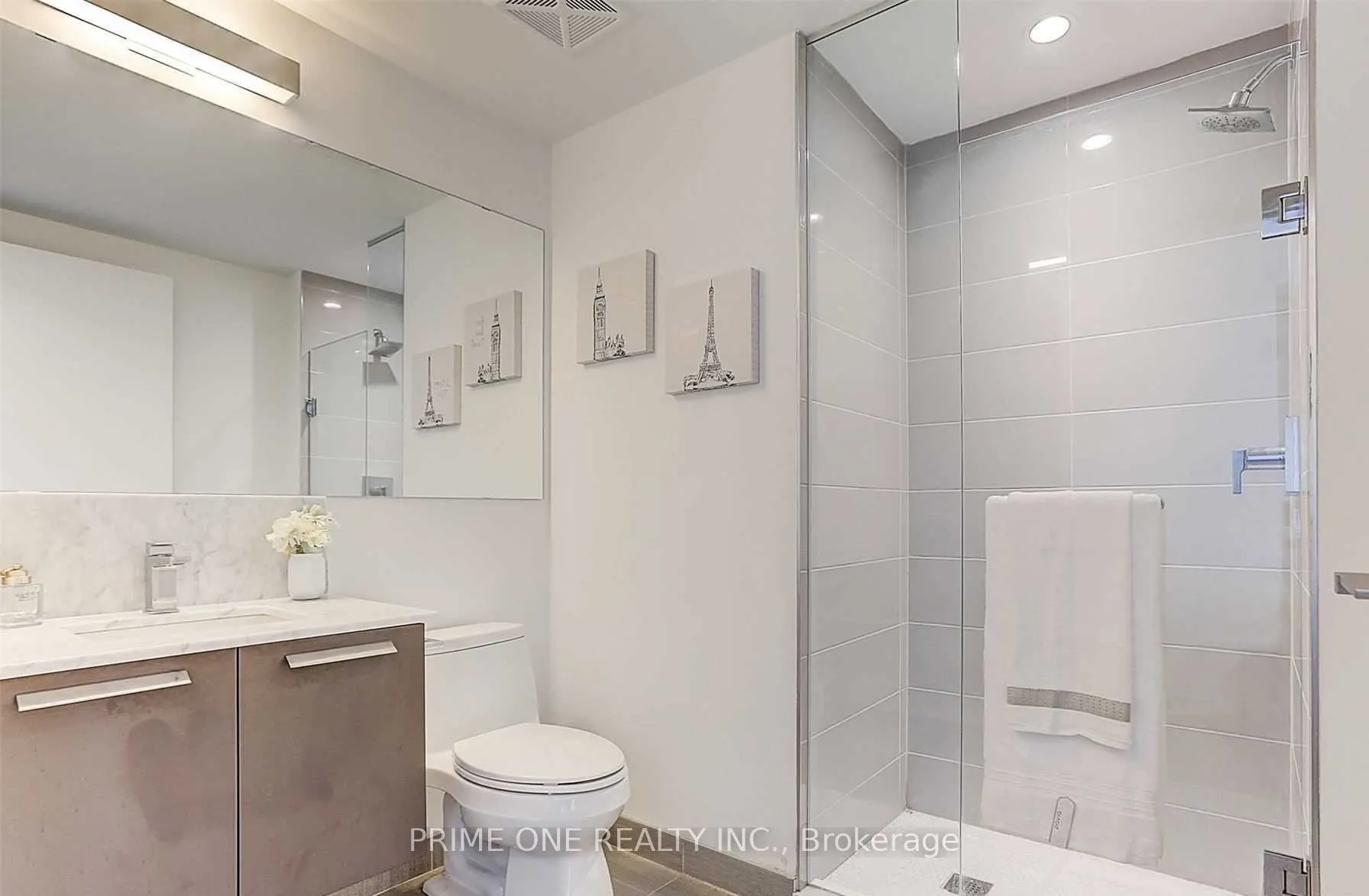 28 Wellesley Street E, #2507