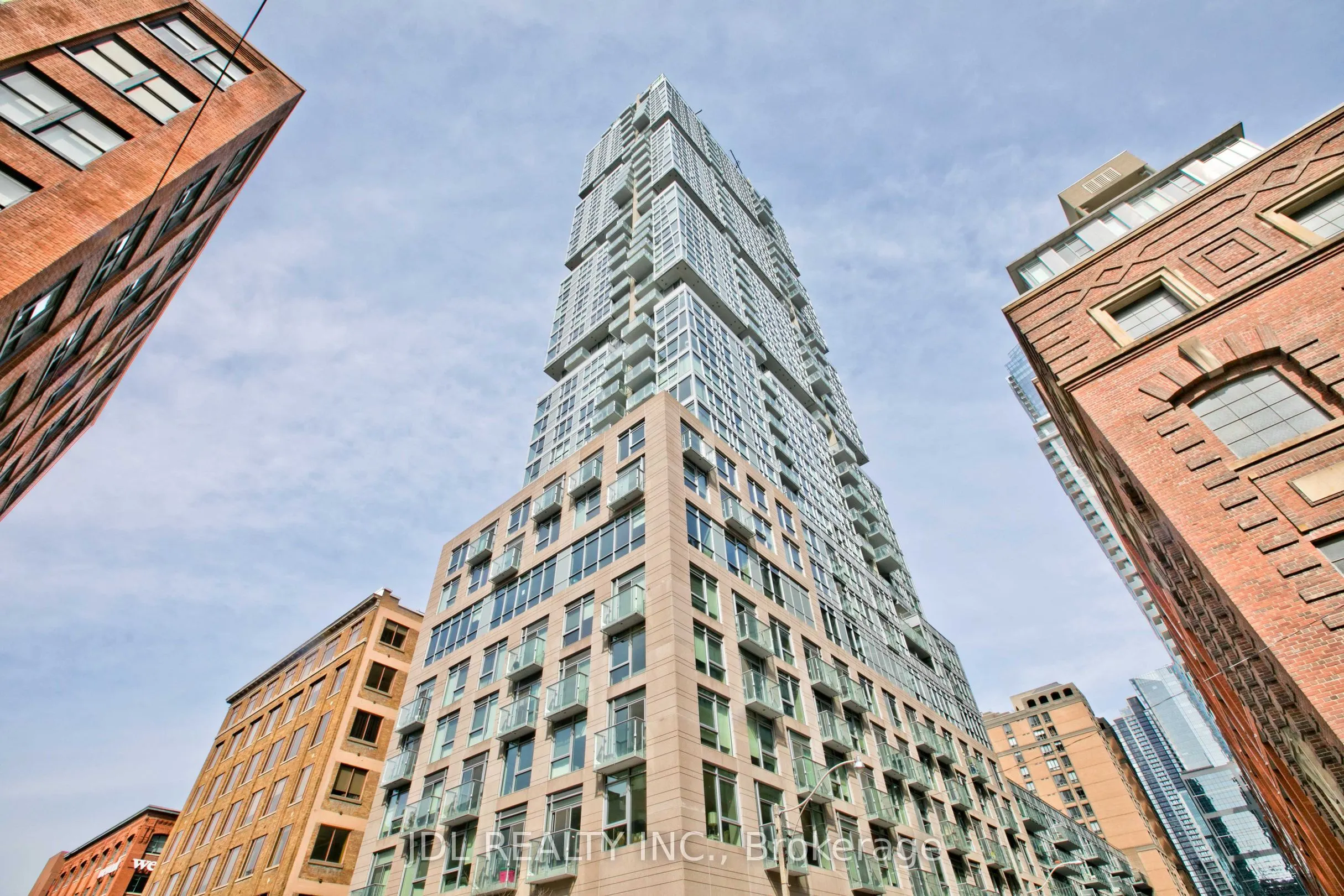 30 NELSON Street, #3805