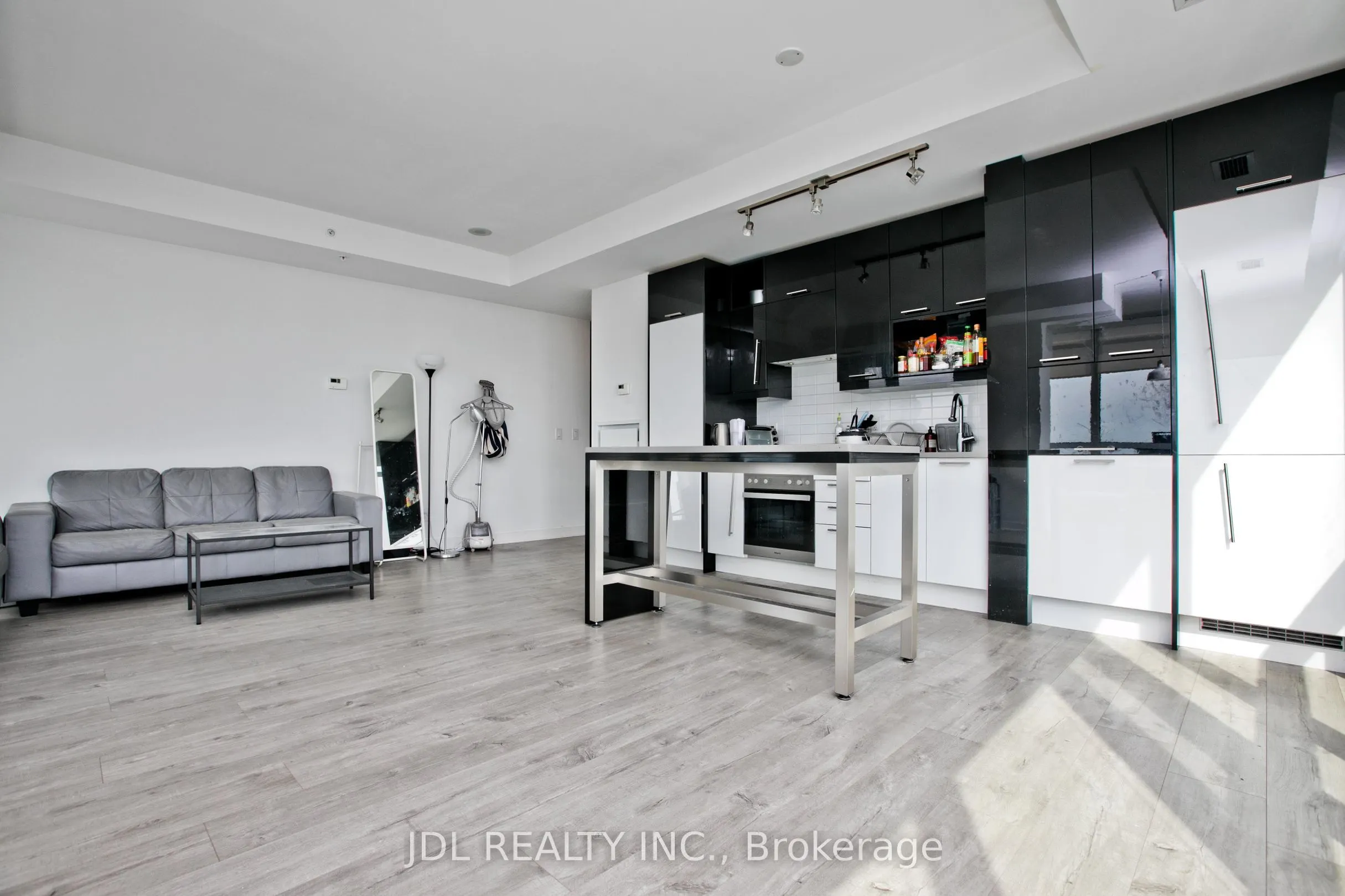 30 NELSON Street, #3805