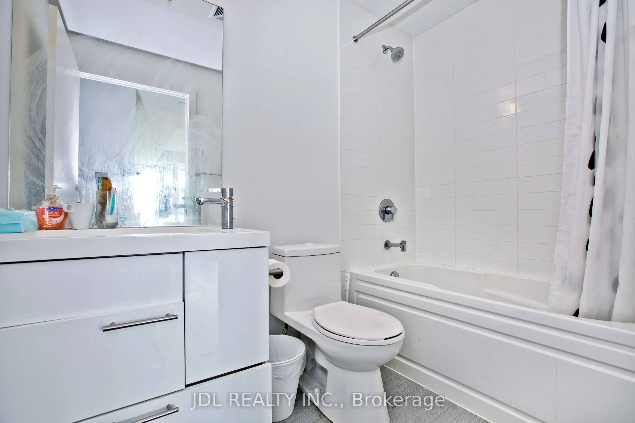 30 NELSON Street, #3805