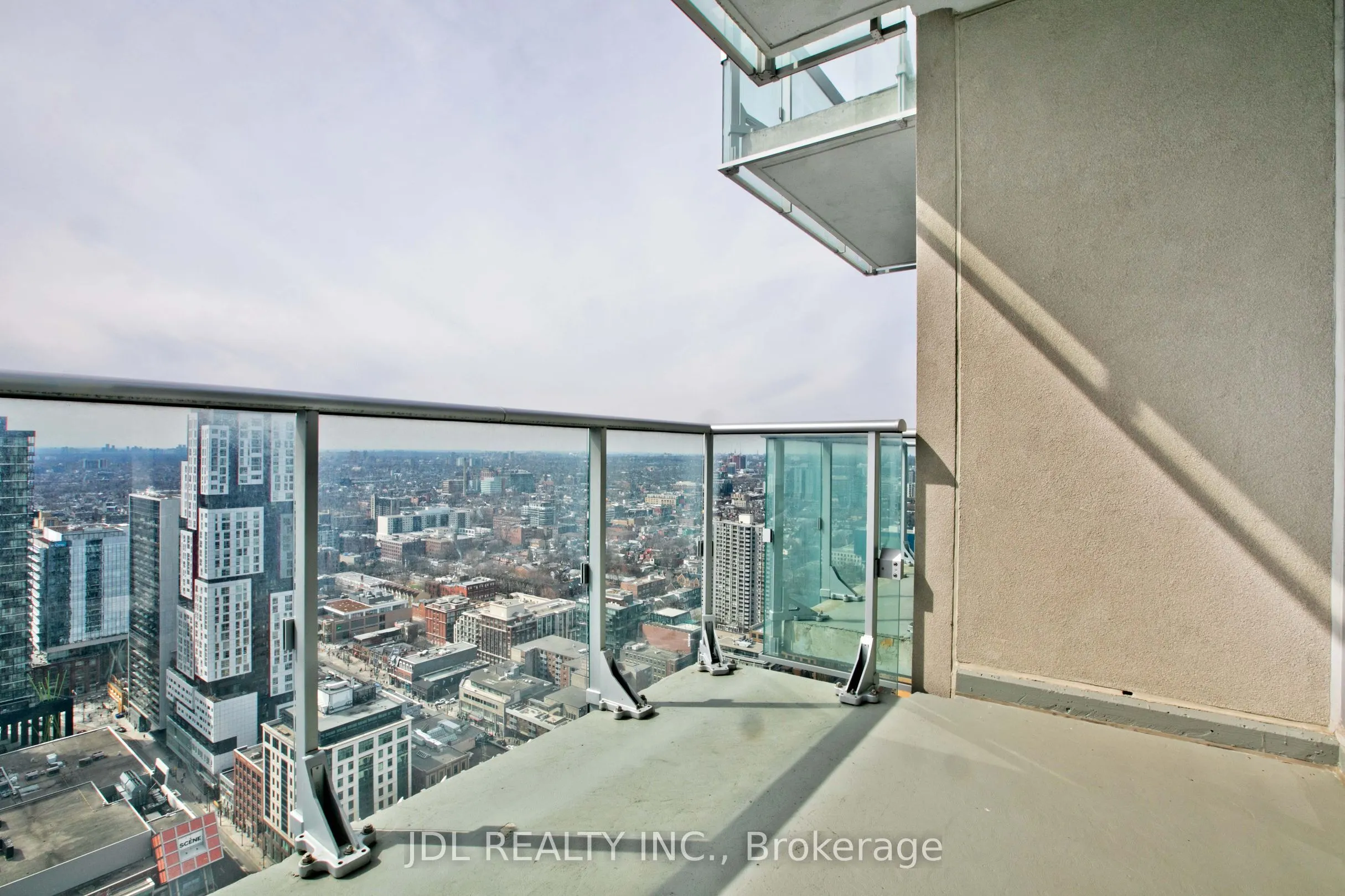 30 NELSON Street, #3805