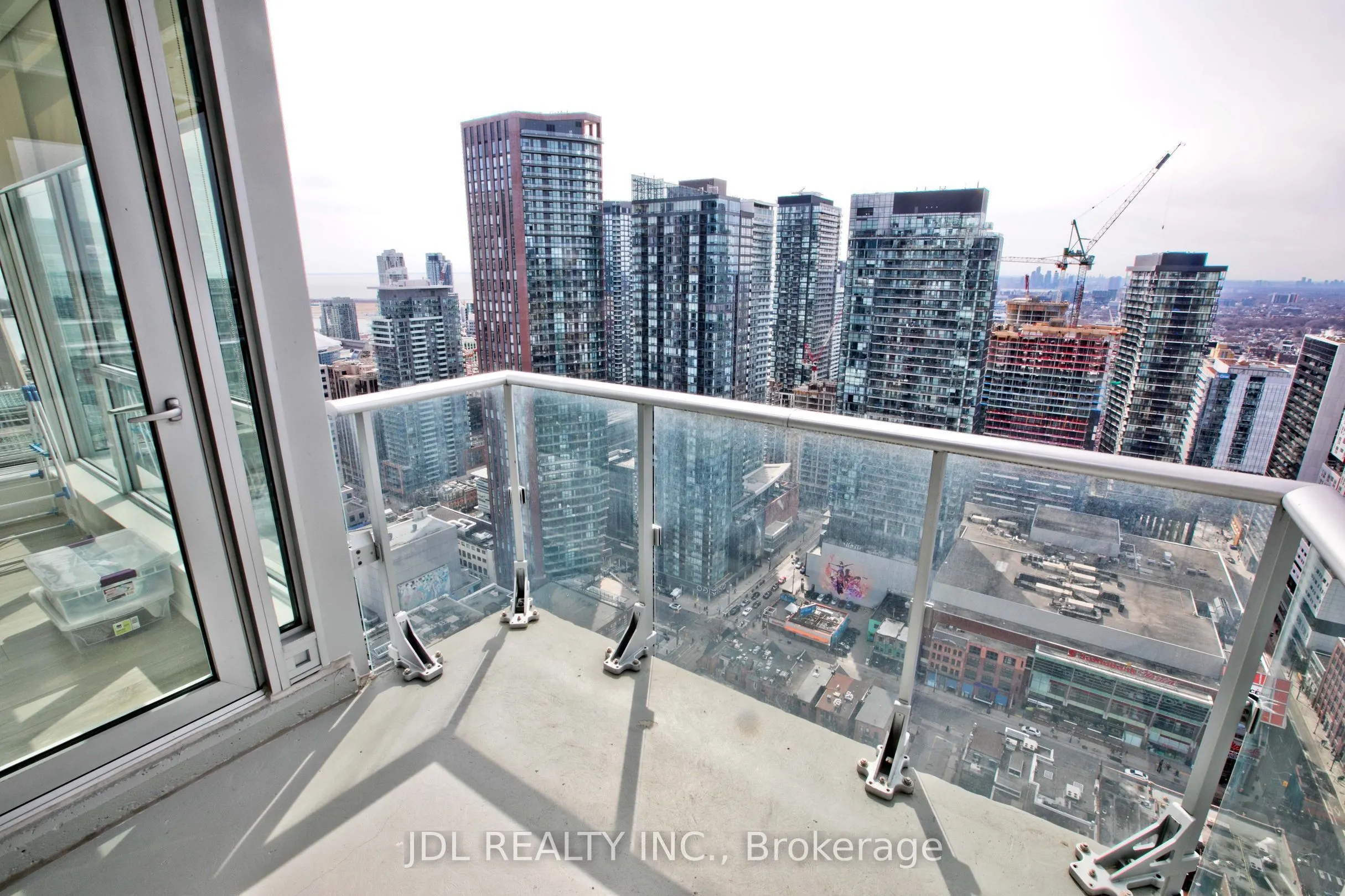 30 NELSON Street, #3805