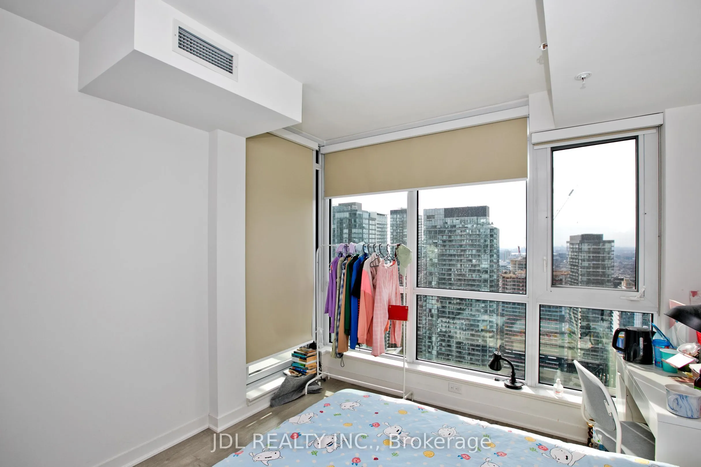 30 NELSON Street, #3805