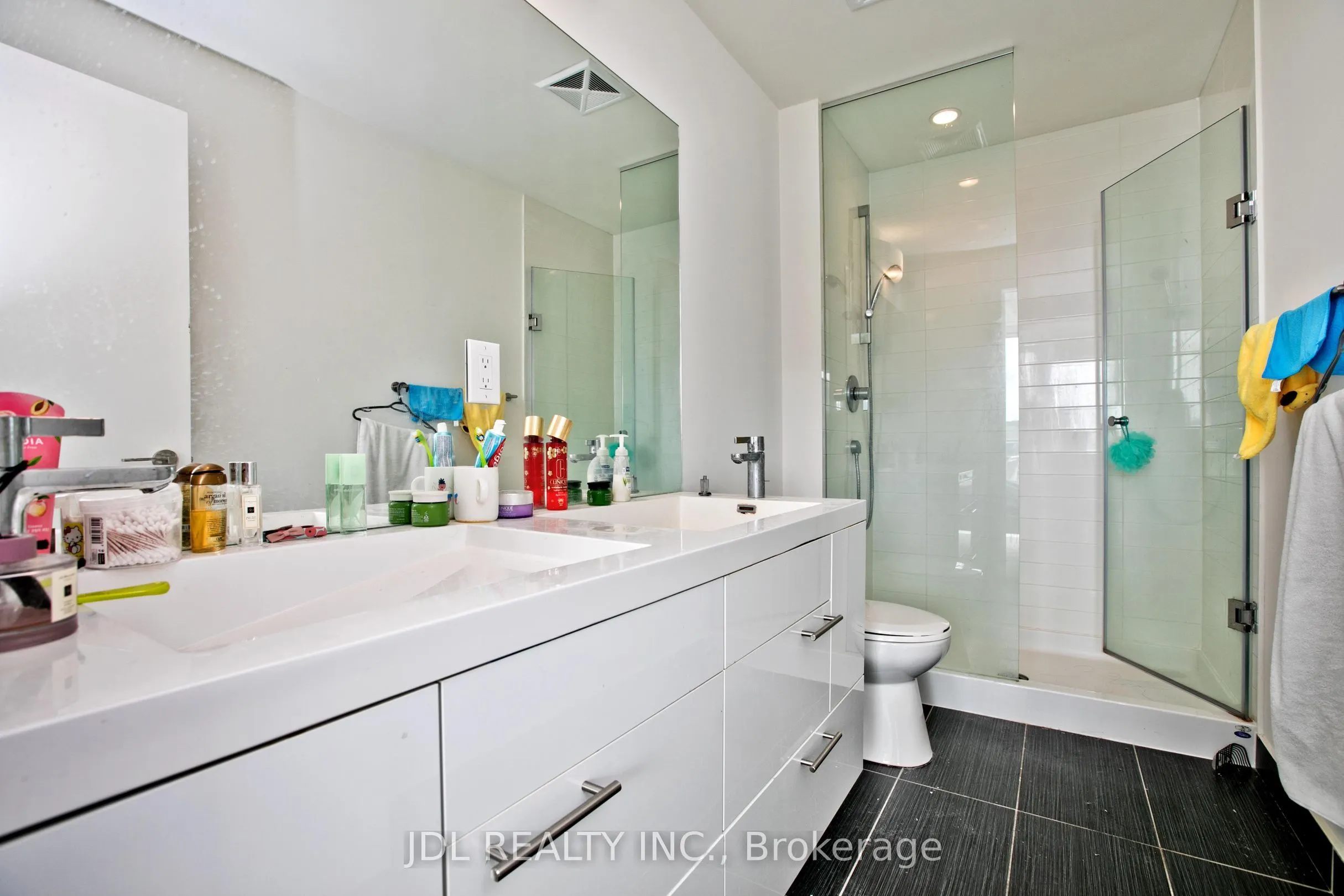 30 NELSON Street, #3805