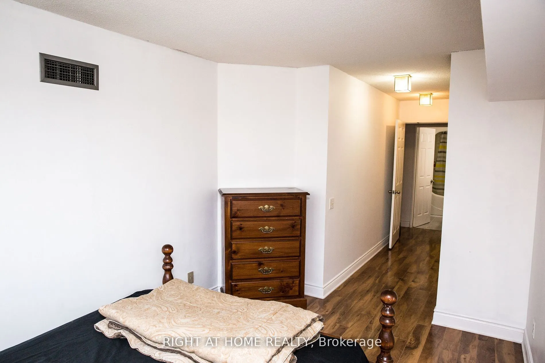 7 Bishop Avenue, #1104