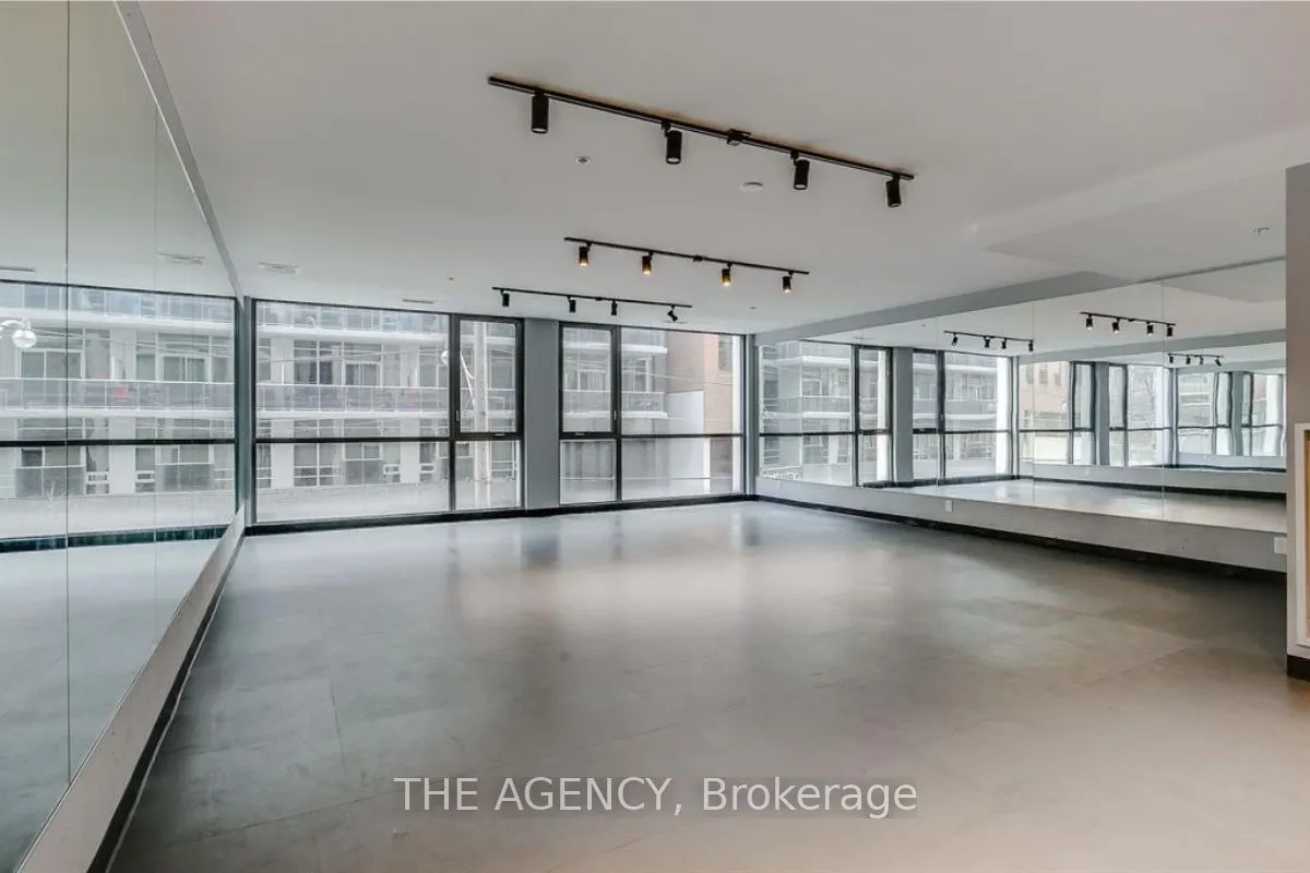 39 Brant Street, #512