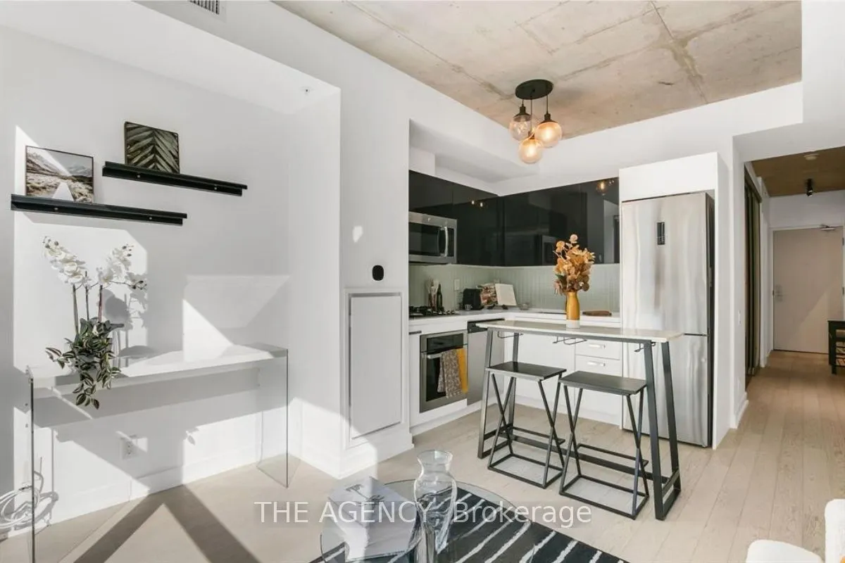 39 Brant Street, #512