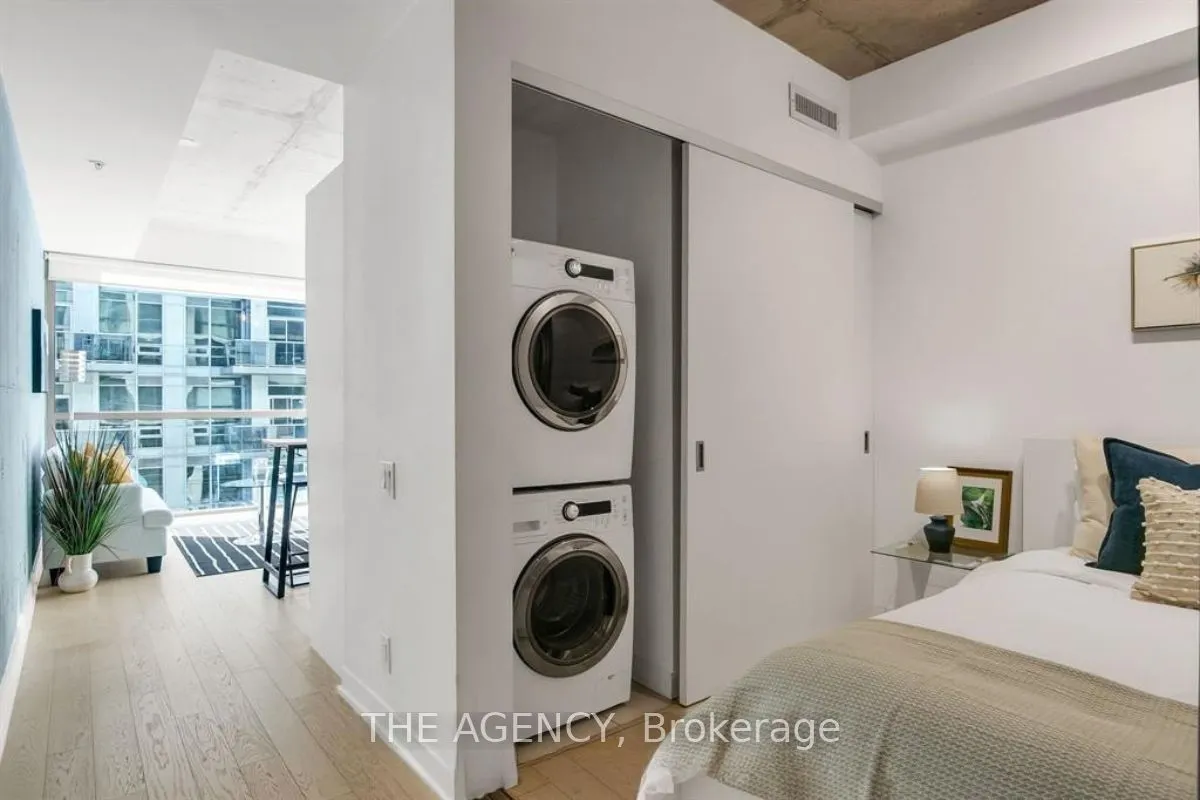 39 Brant Street, #512