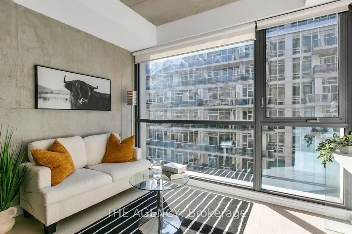 39 Brant Street, #512