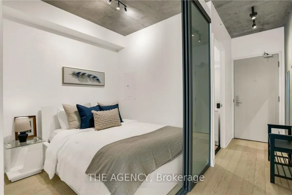 39 Brant Street, #512