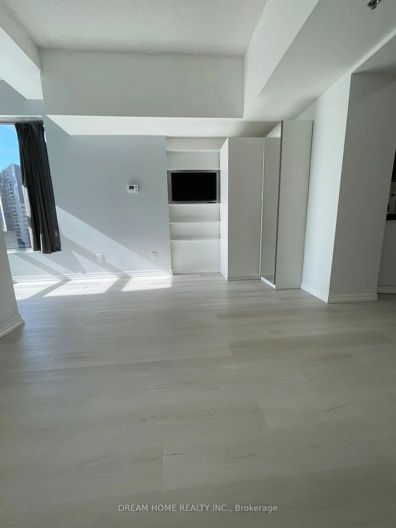 1 King Street W, #1705