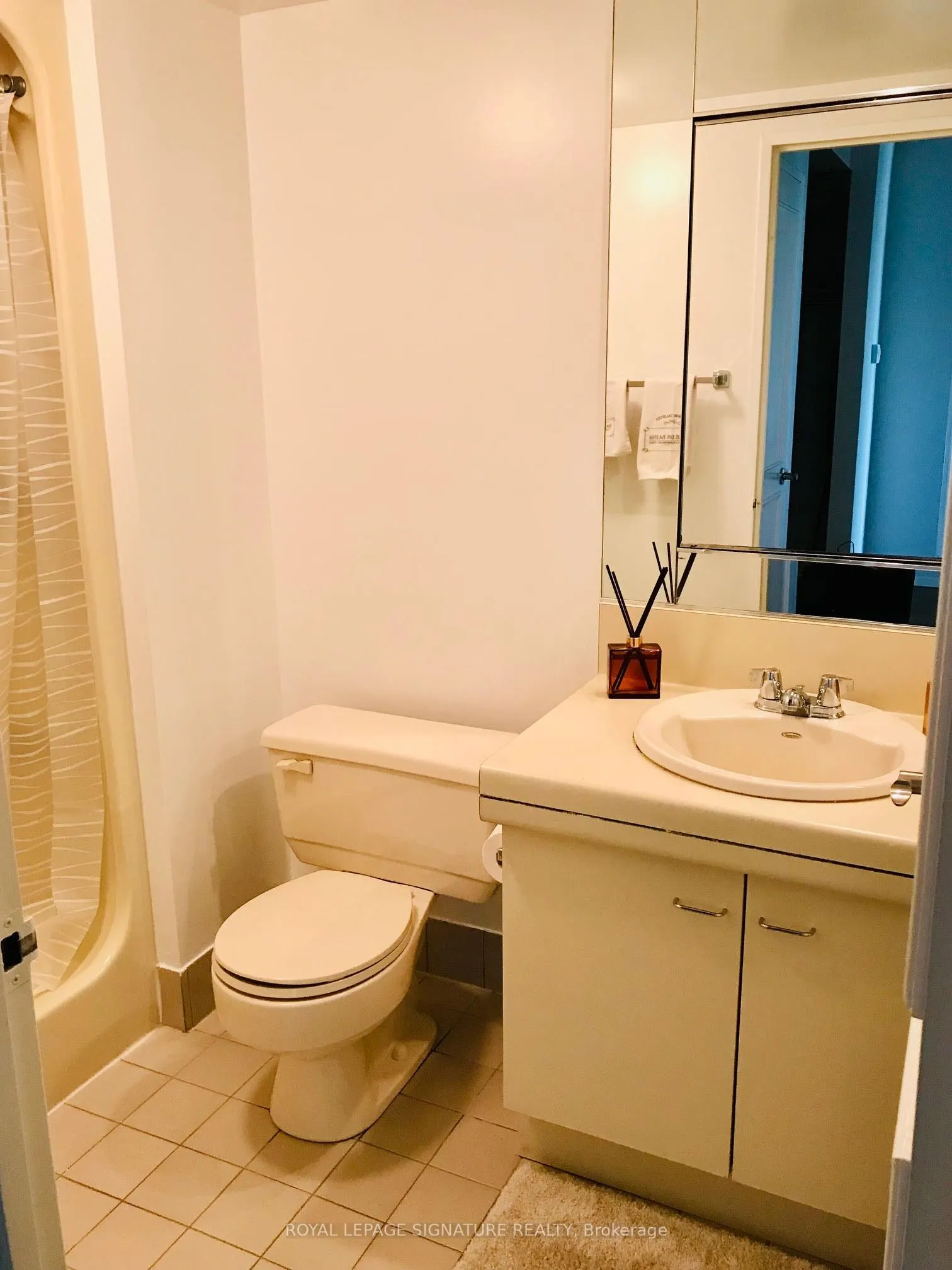 260 Heath Street W, #504