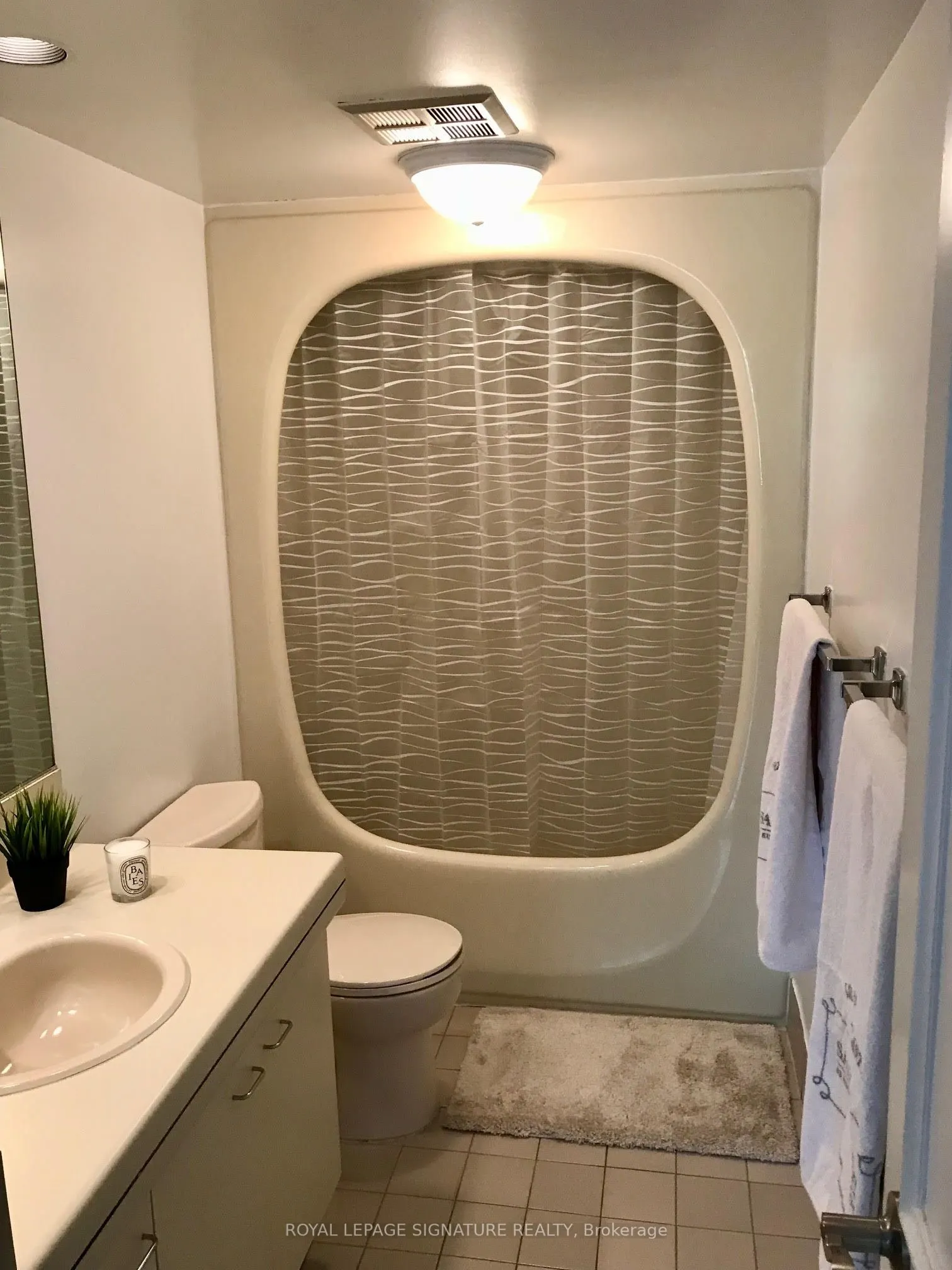 260 Heath Street W, #504