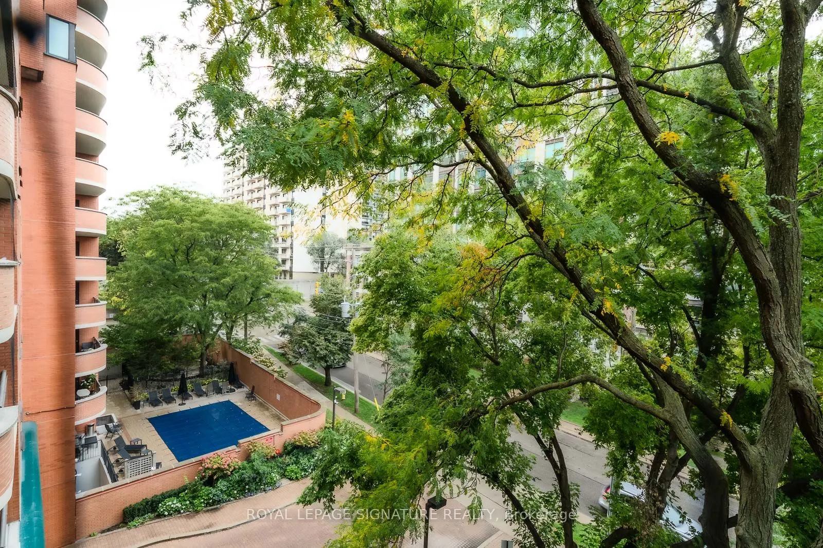 260 Heath Street W, #504