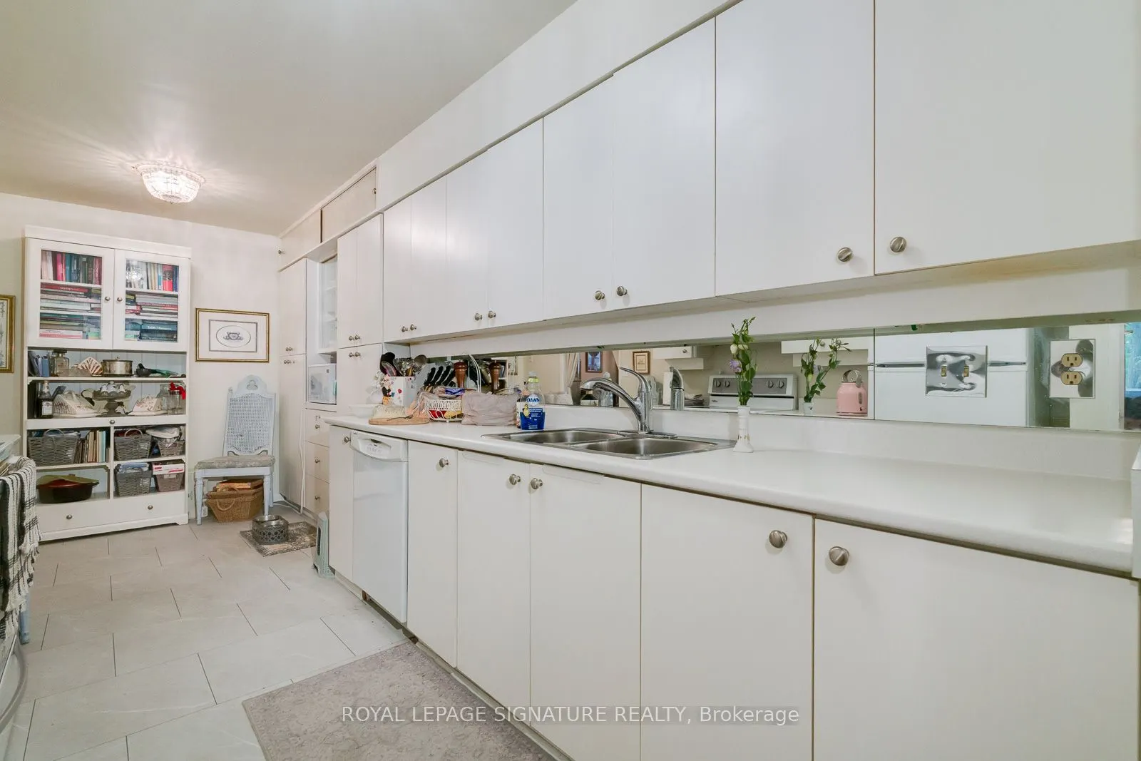 260 Heath Street W, #504