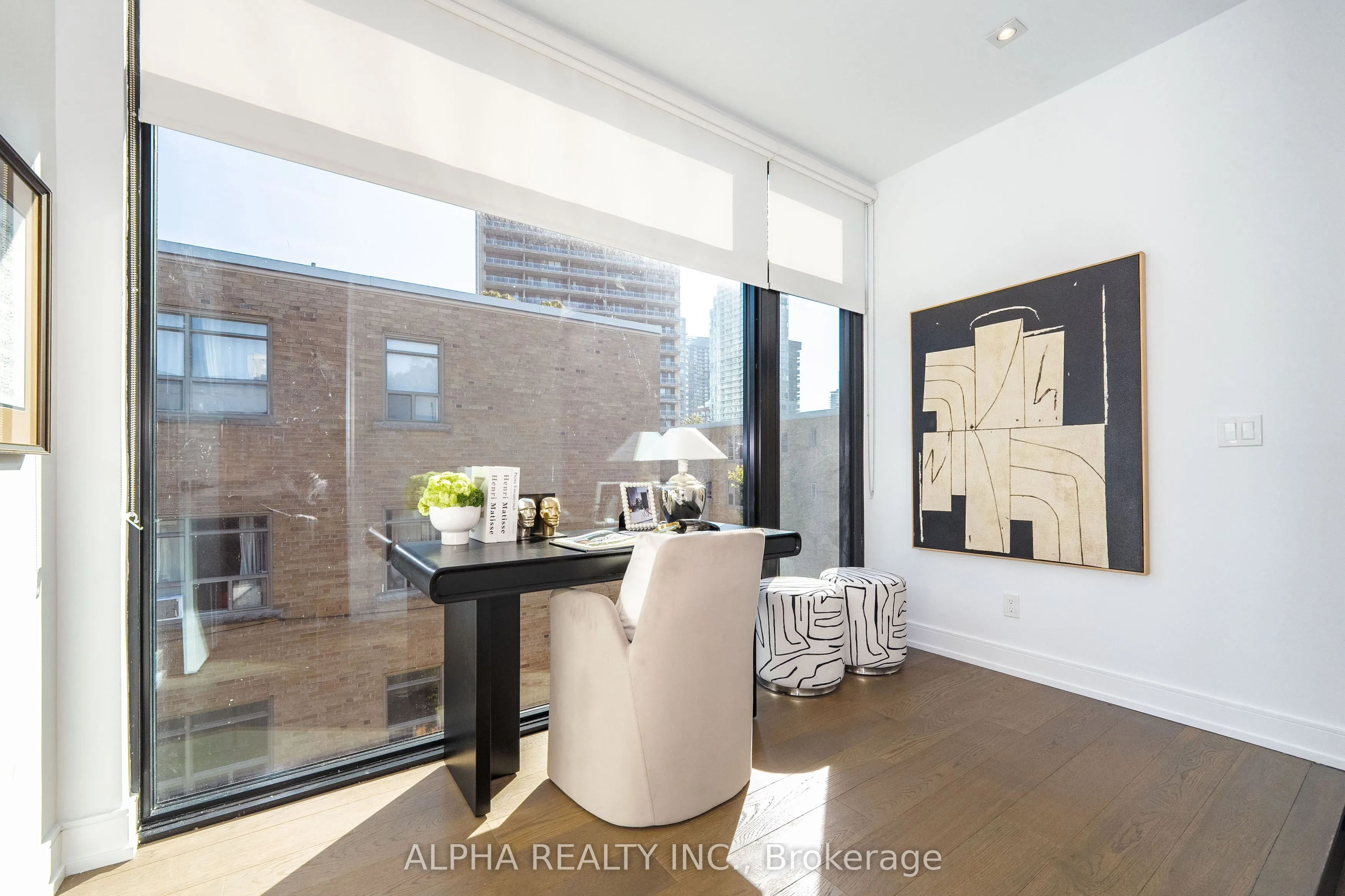 123A Roselawn Avenue