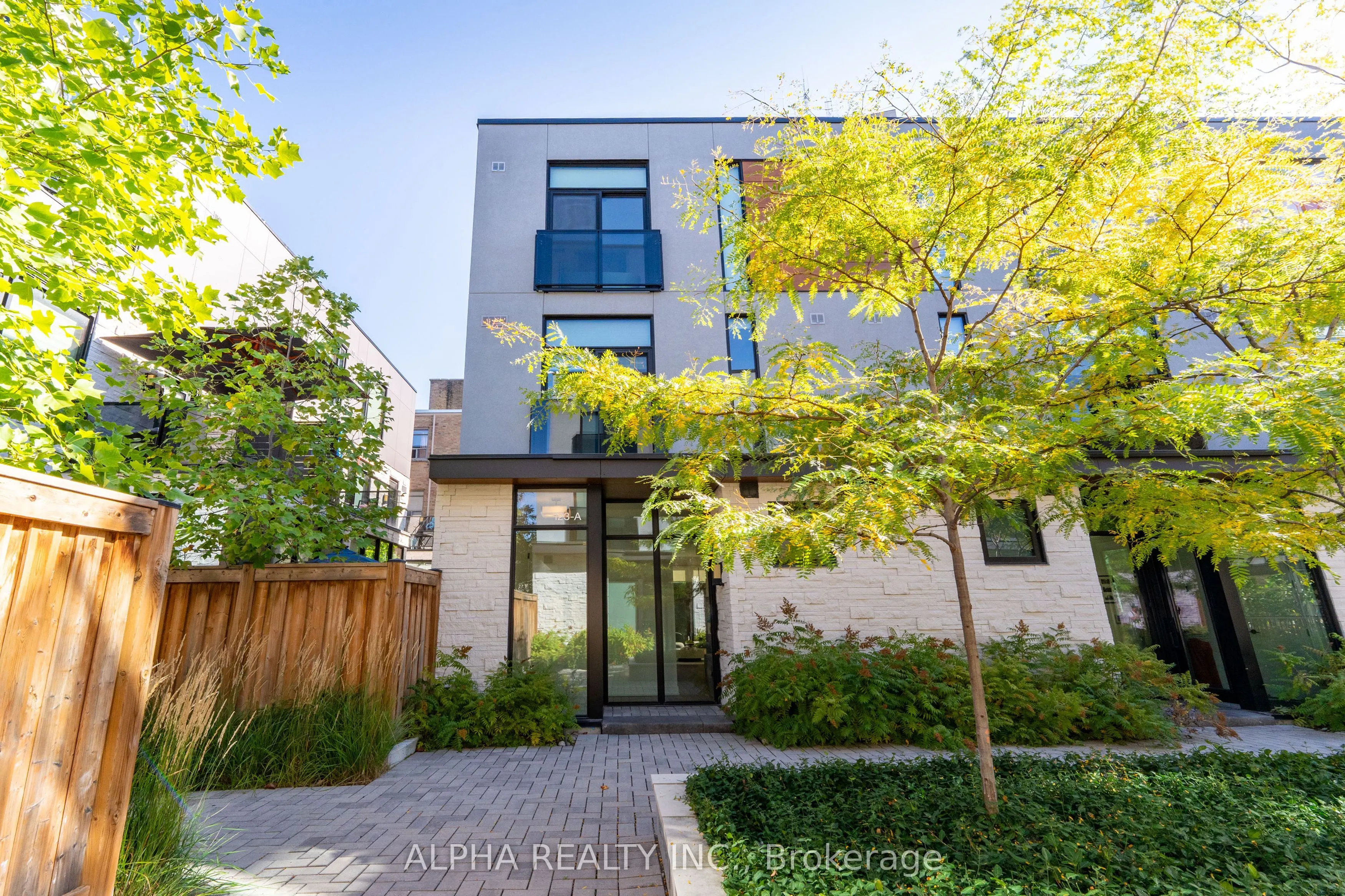 123A Roselawn Avenue