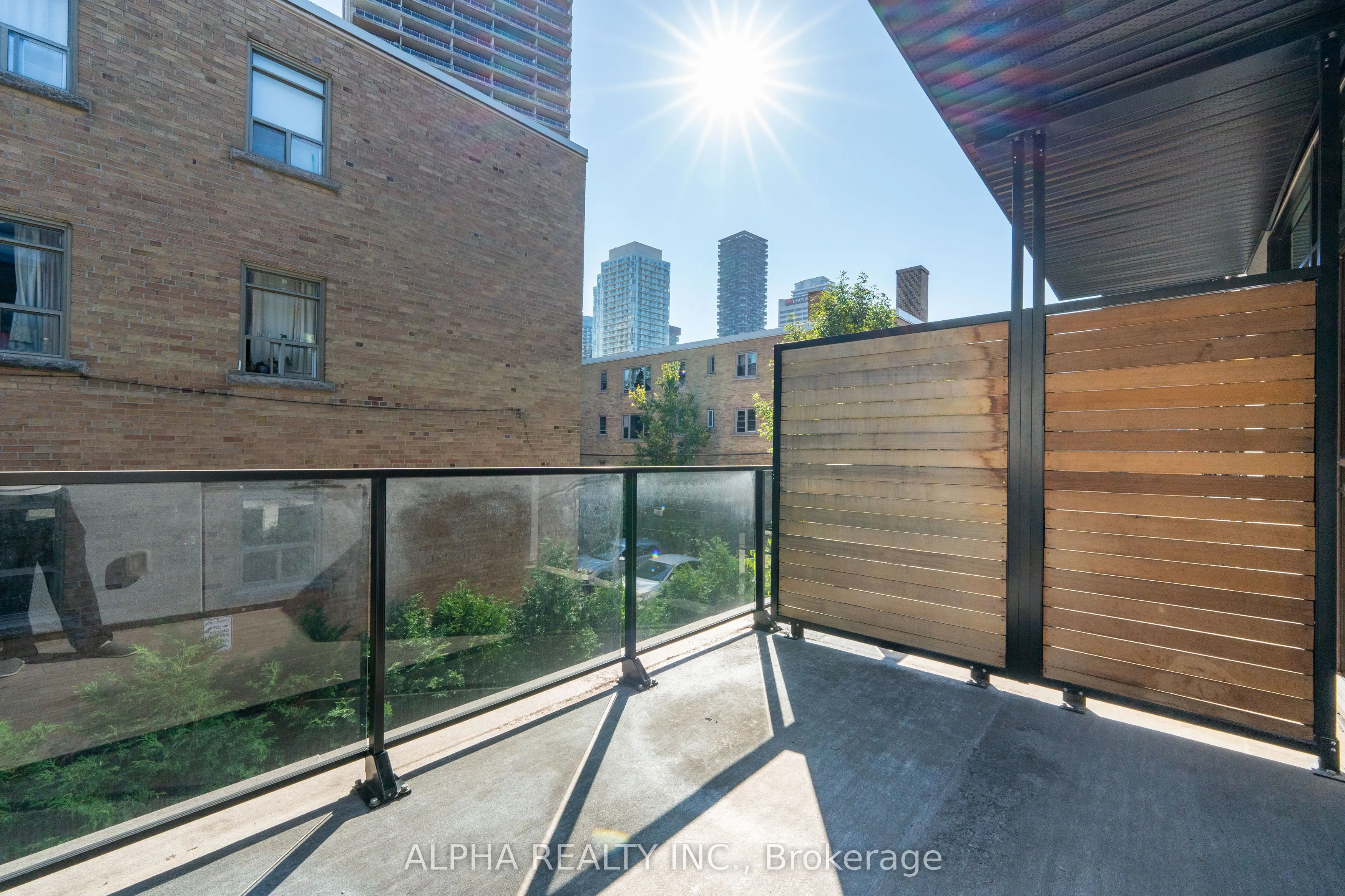 123A Roselawn Avenue