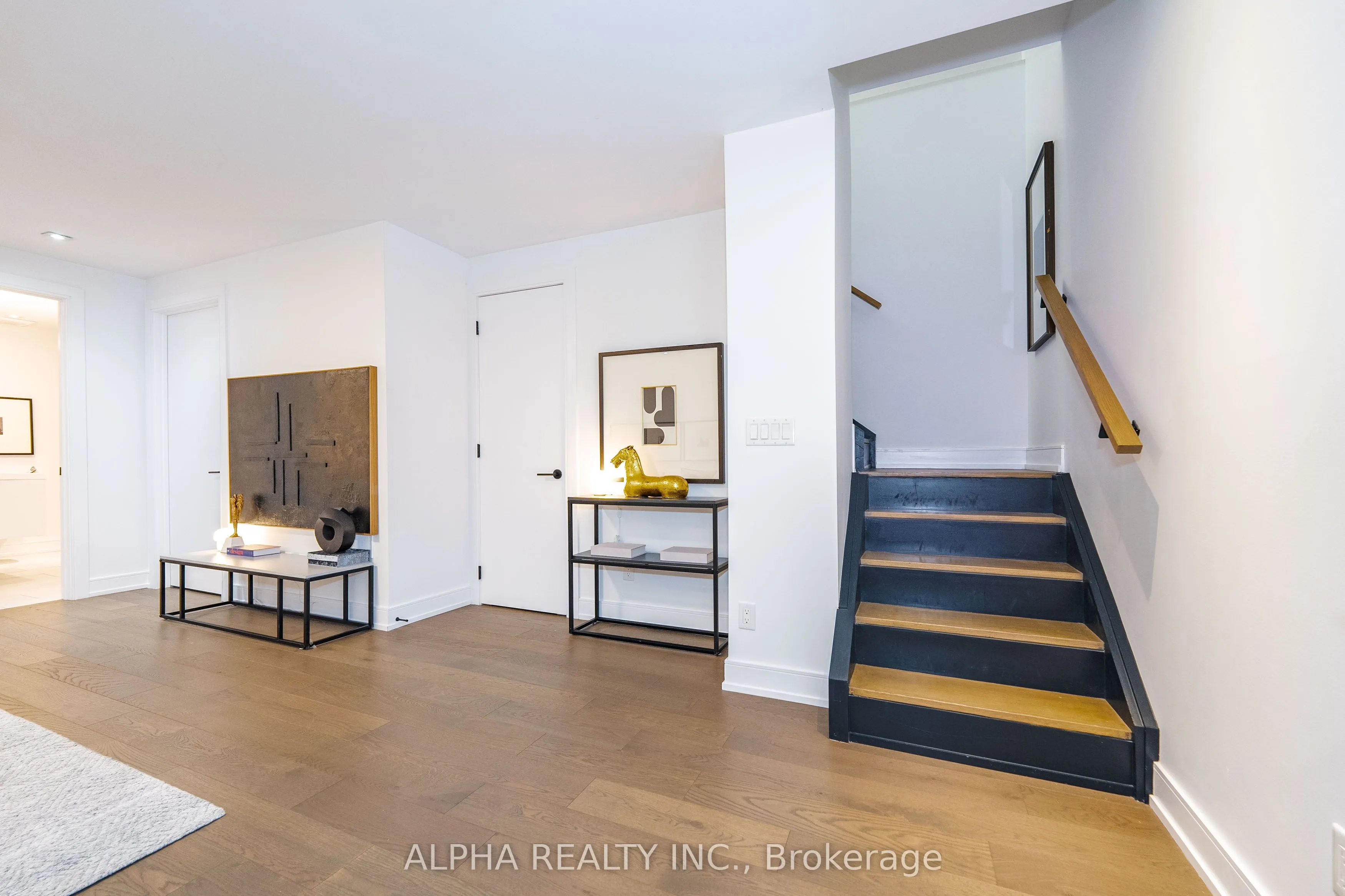 123A Roselawn Avenue