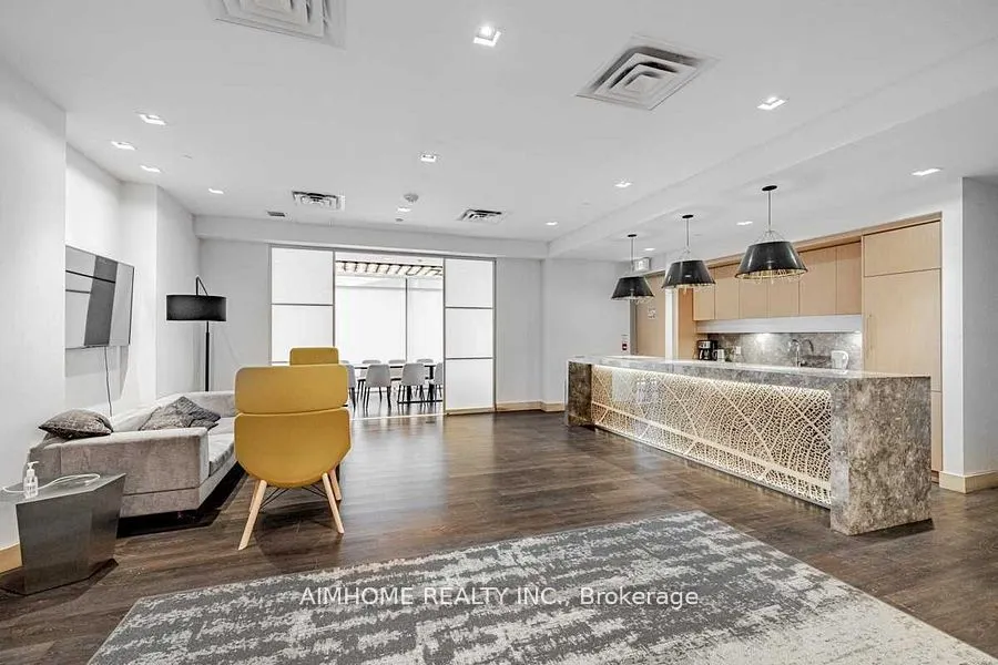 150 Fairview Mall Drive, #102